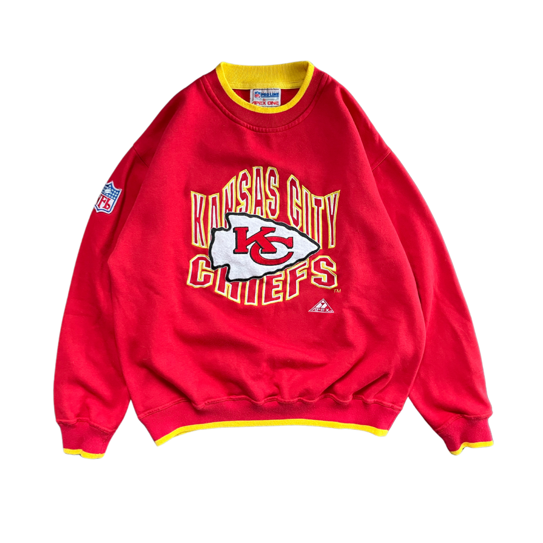 WESTSIDE STOREY VINTAGE | VINTAGE 90S APEX PROLINE KC CHIEFS ARROWHEAD PATCH SWEATSHIRT - RED - Westside Storey