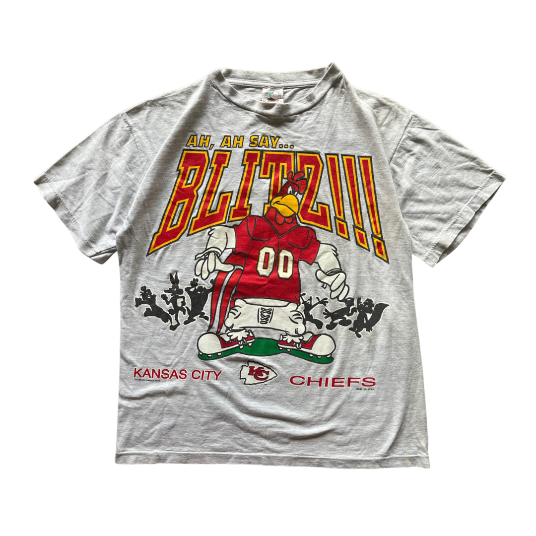 WESTSIDE STOREY VINTAGE | VINTAGE 90S FOGHORN LEGHORN LOONEY TUNES CHIEFS T-SHIRT - Westside Storey