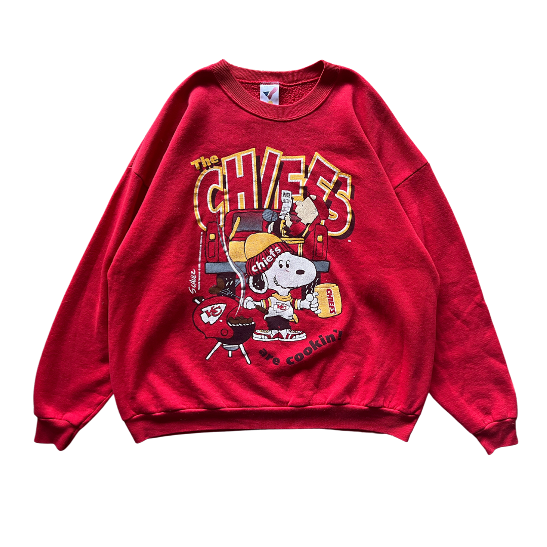 WESTSIDE STOREY VINTAGE | VINTAGE 90S SNOOPY COOKIN' KC CHIEFS SWEATSHIRT - Westside Storey