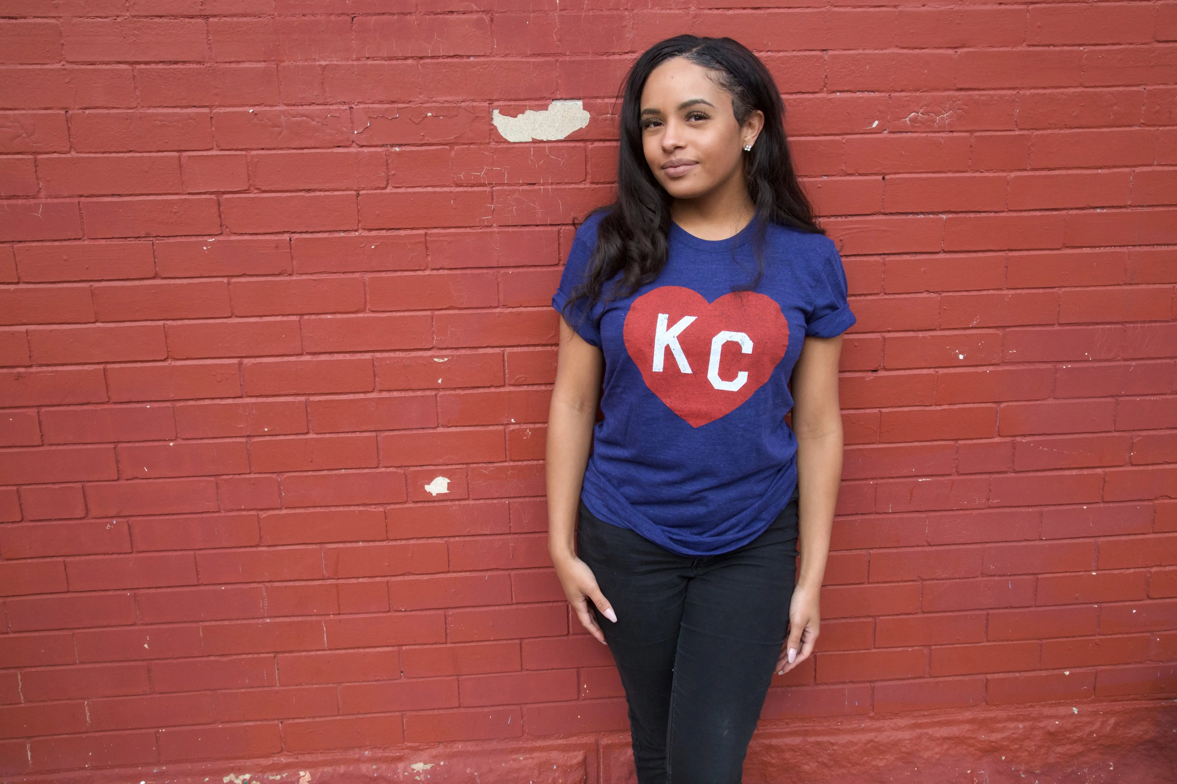 CHARLIE HUSTLE | KC HEART T-SHIRT - NAVY Charlie Hustle