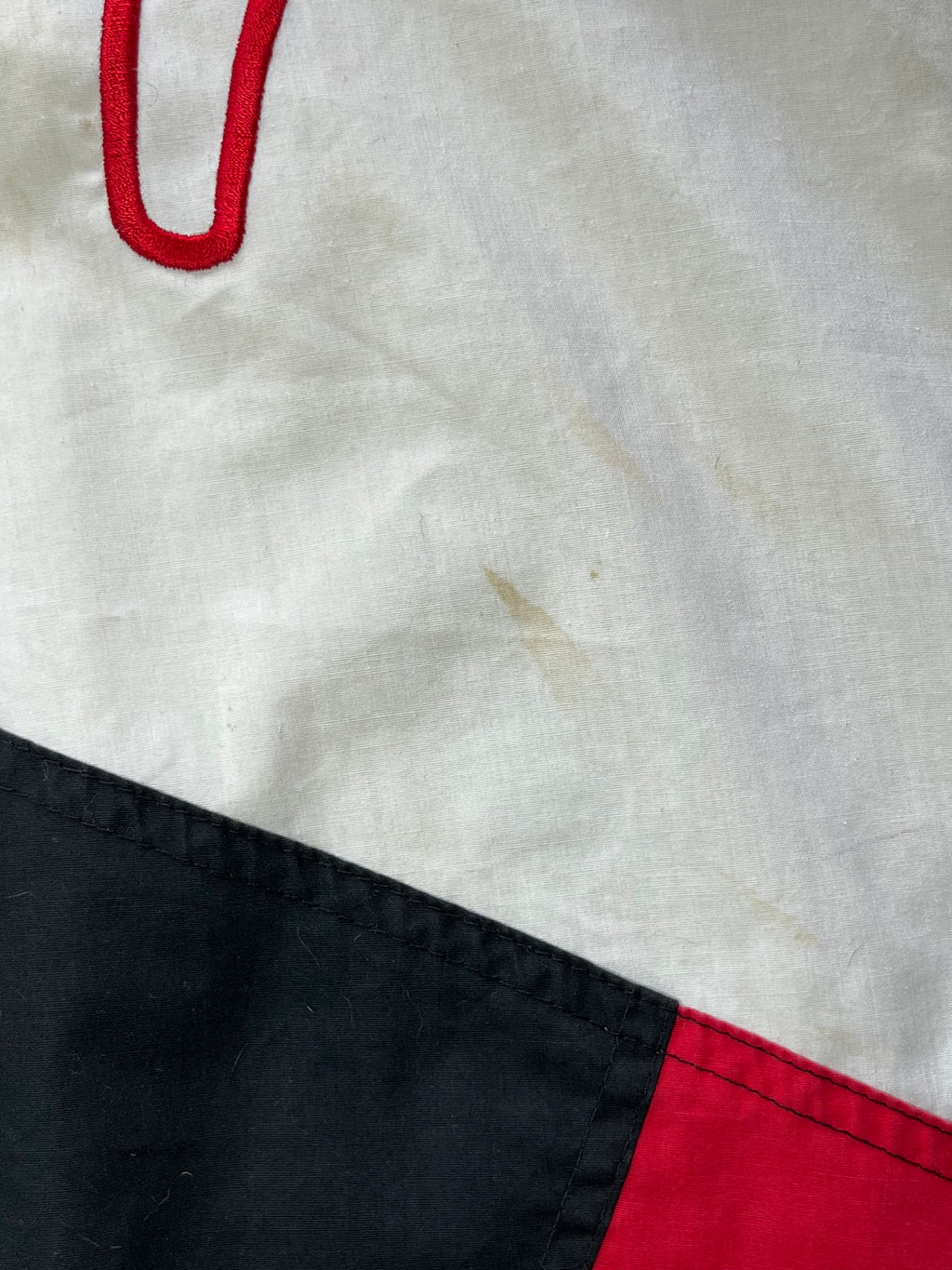 WESTSIDE STOREY VINTAGE | VINTAGE 90S KC CHIEFS EMBROIDERED SPELLOUT PROPLAYER WINDBREAKER JACKET - BLACK/WHITE - Westside Storey