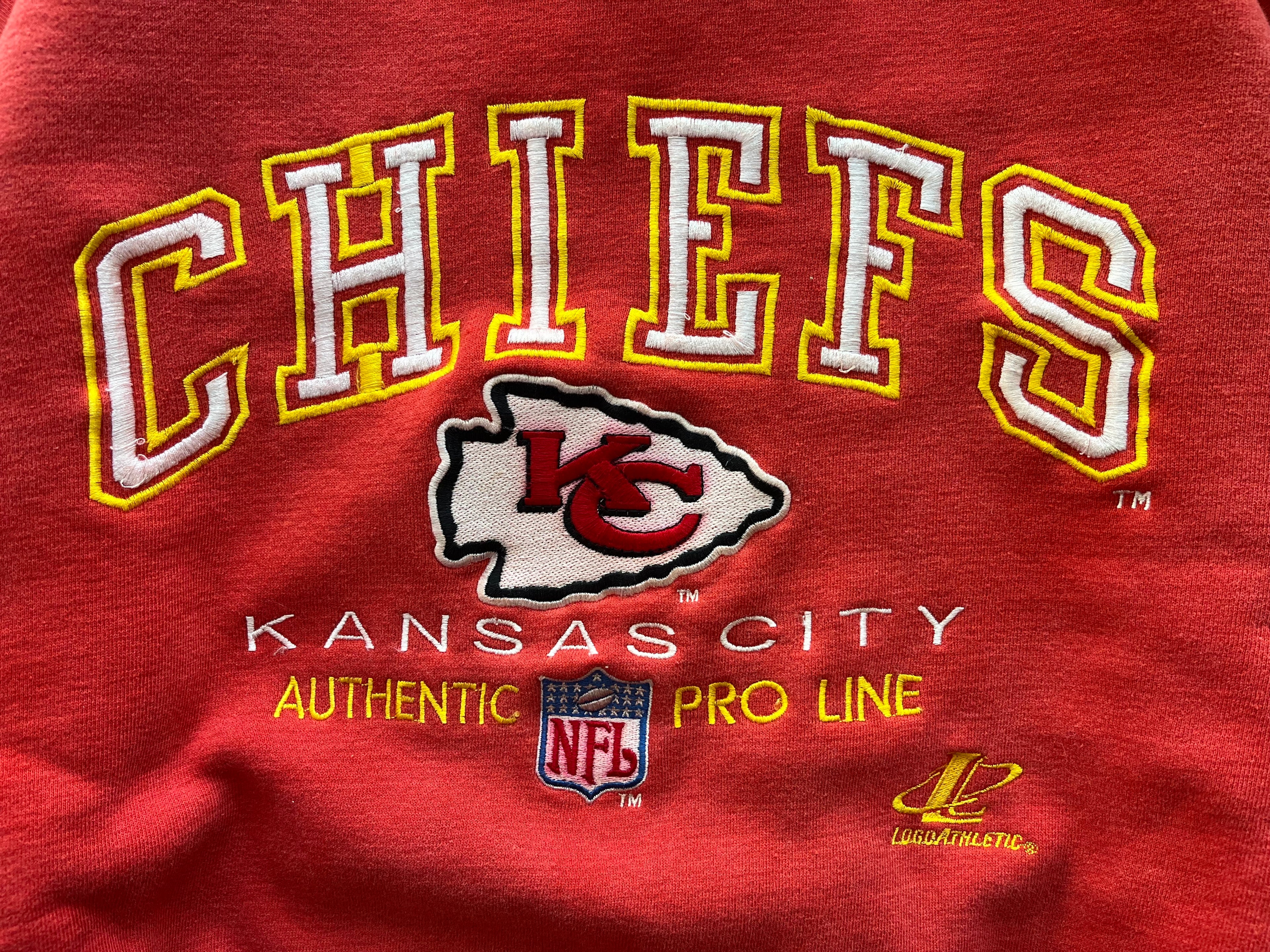WESTSIDE STOREY VINTAGE | VINTAGE 90S PROLINE KC CHIEFS STITCHED SWEATSHIRT - RED - Westside Storey