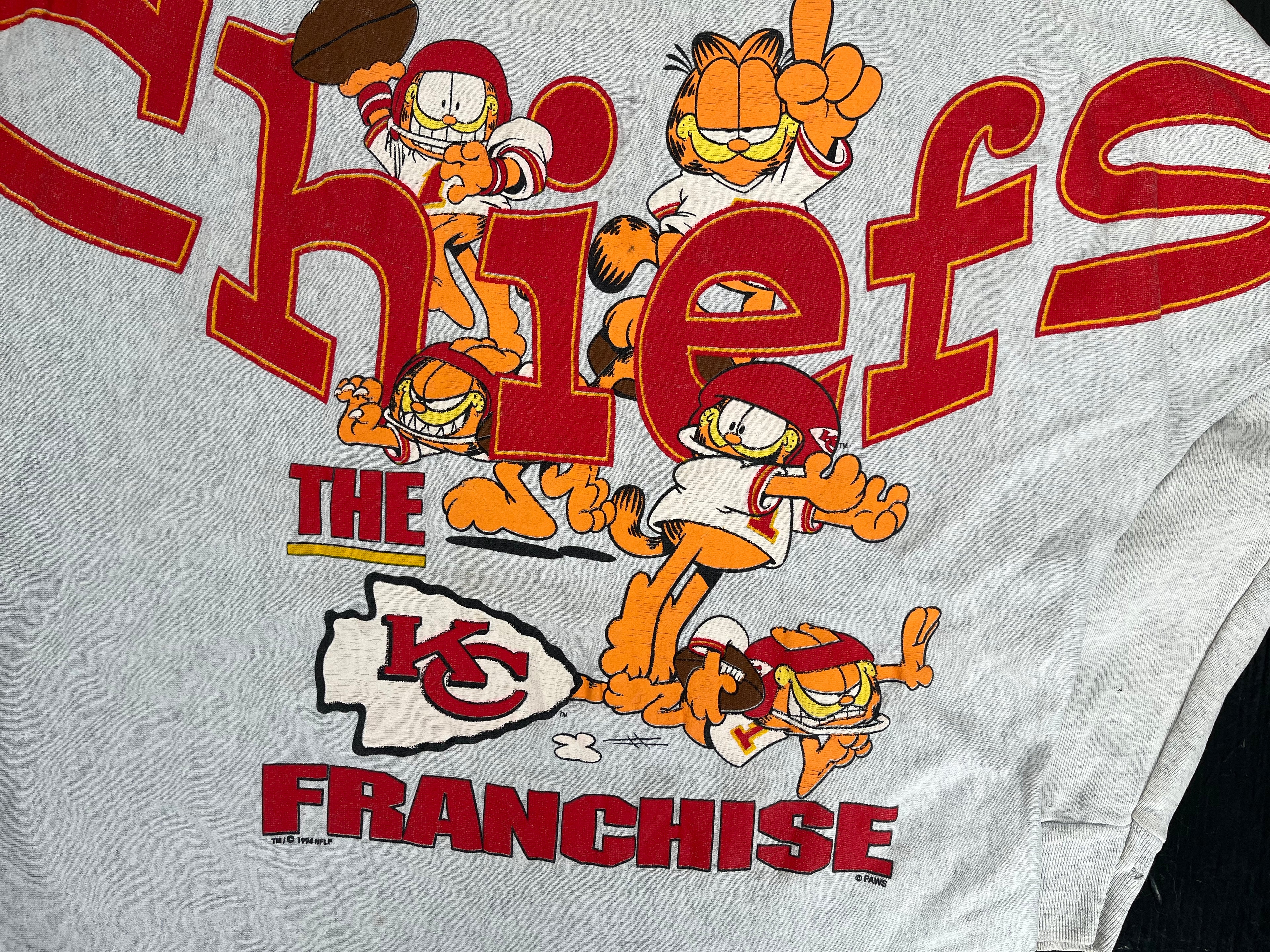 WESTSIDE STOREY VINTAGE | VINTAGE 90S RARE AOP GARFIELD KC CHIEFS SWEATSHIRT- GREY - Westside Storey