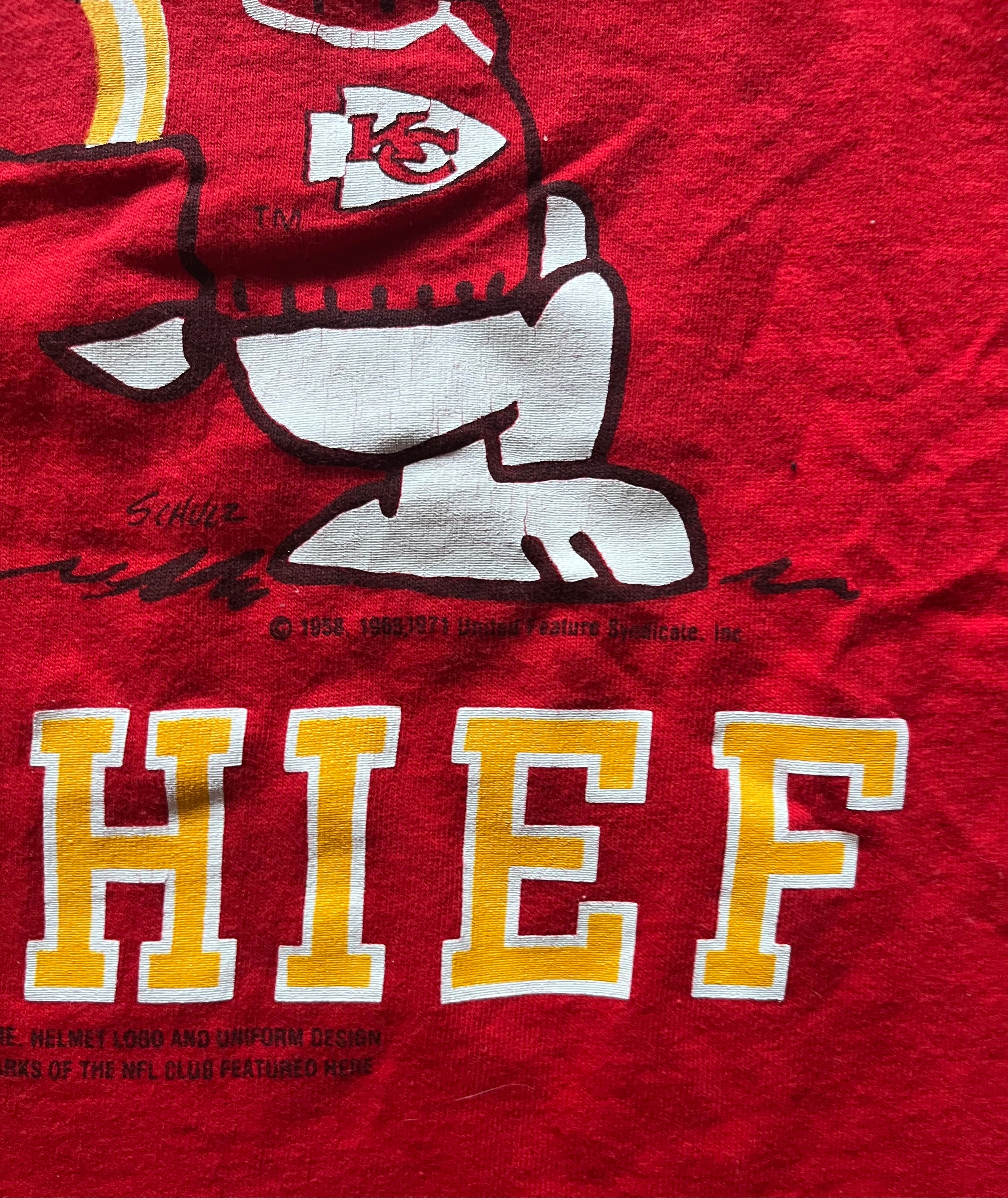 WESTSIDE STOREY VINTAGE | VINTAGE 90S SNOOPY JOE CHIEF KC CHIEFS T-SHIRT - Westside Storey