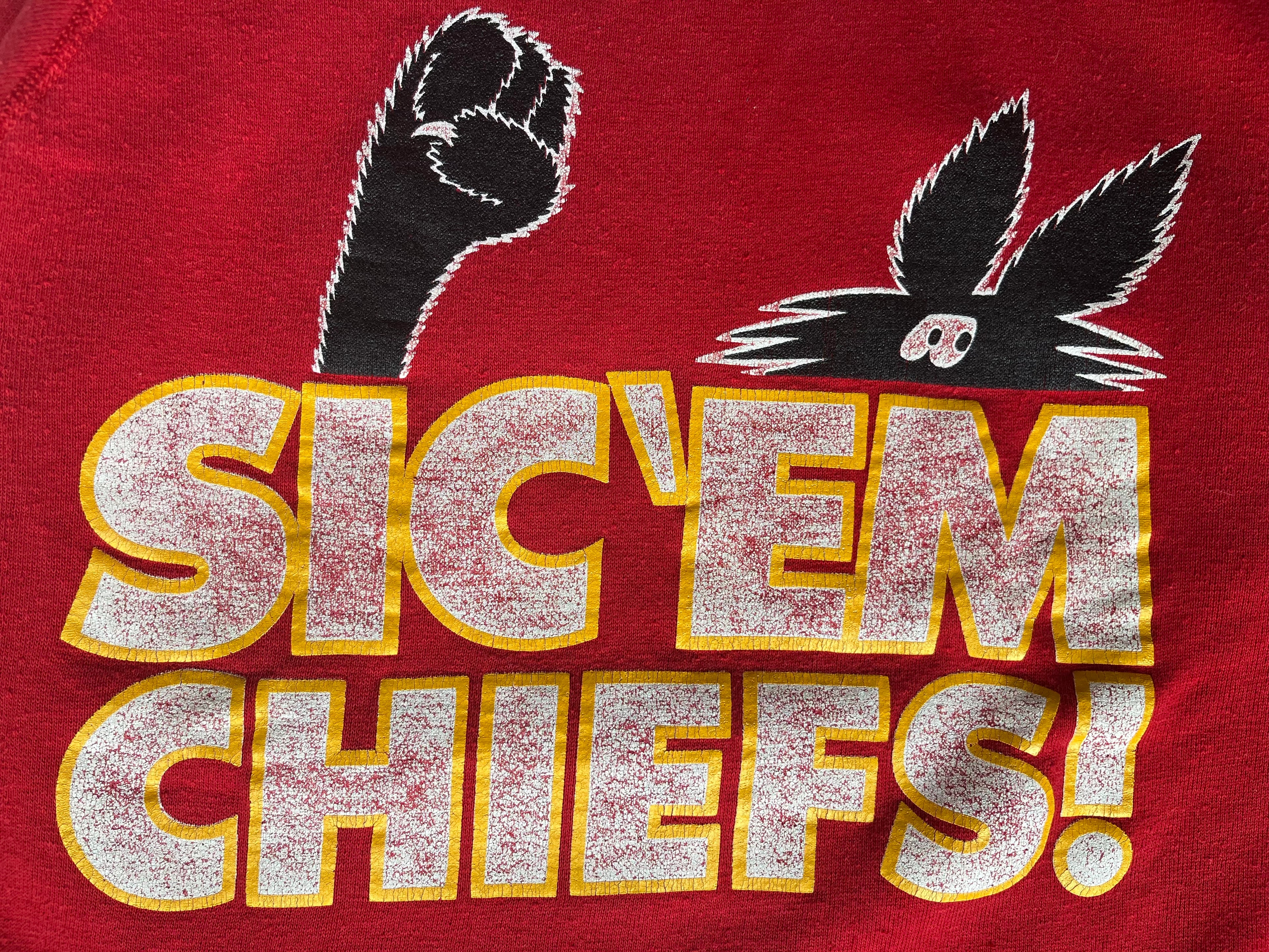 WESTSIDE STOREY VINTAGE | VINTAGE 80S KC WOLF SIC’EM CHIEFS SWEATSHIRT - Westside Storey
