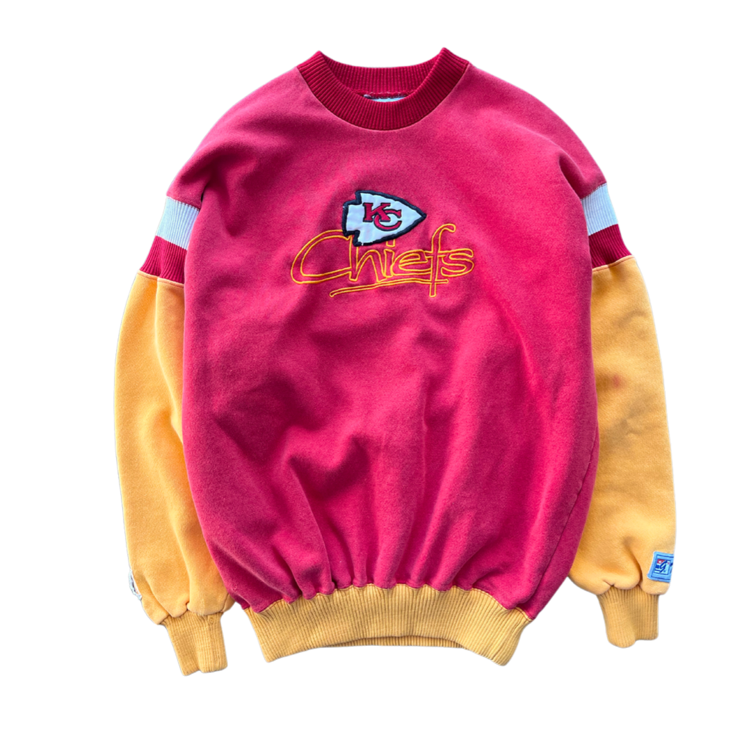 WESTSIDE STOREY VINTAGE | VINTAGE 90S THE GAME ARROWHEAD PATCH KC CHIEFS SWEATSHIRT FADED- RED/YELLOW - Westside Storey