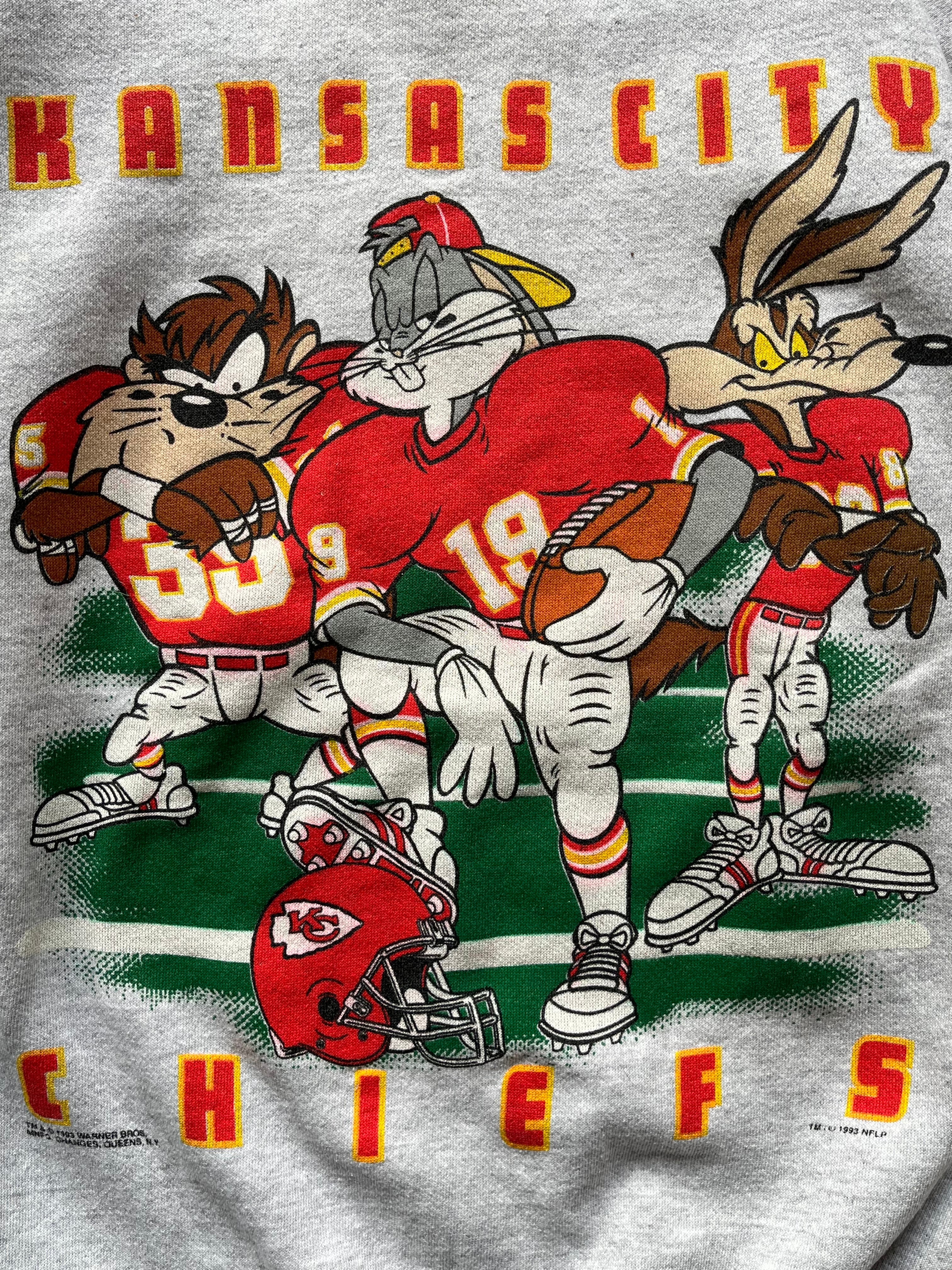 WESTSIDE STOREY VINTAGE | VINTAGE 1995 LOONEY TUNES BUGS, TAZ, WYLEE KC CHIEFS SWEATSHIRT- GREY - Westside Storey