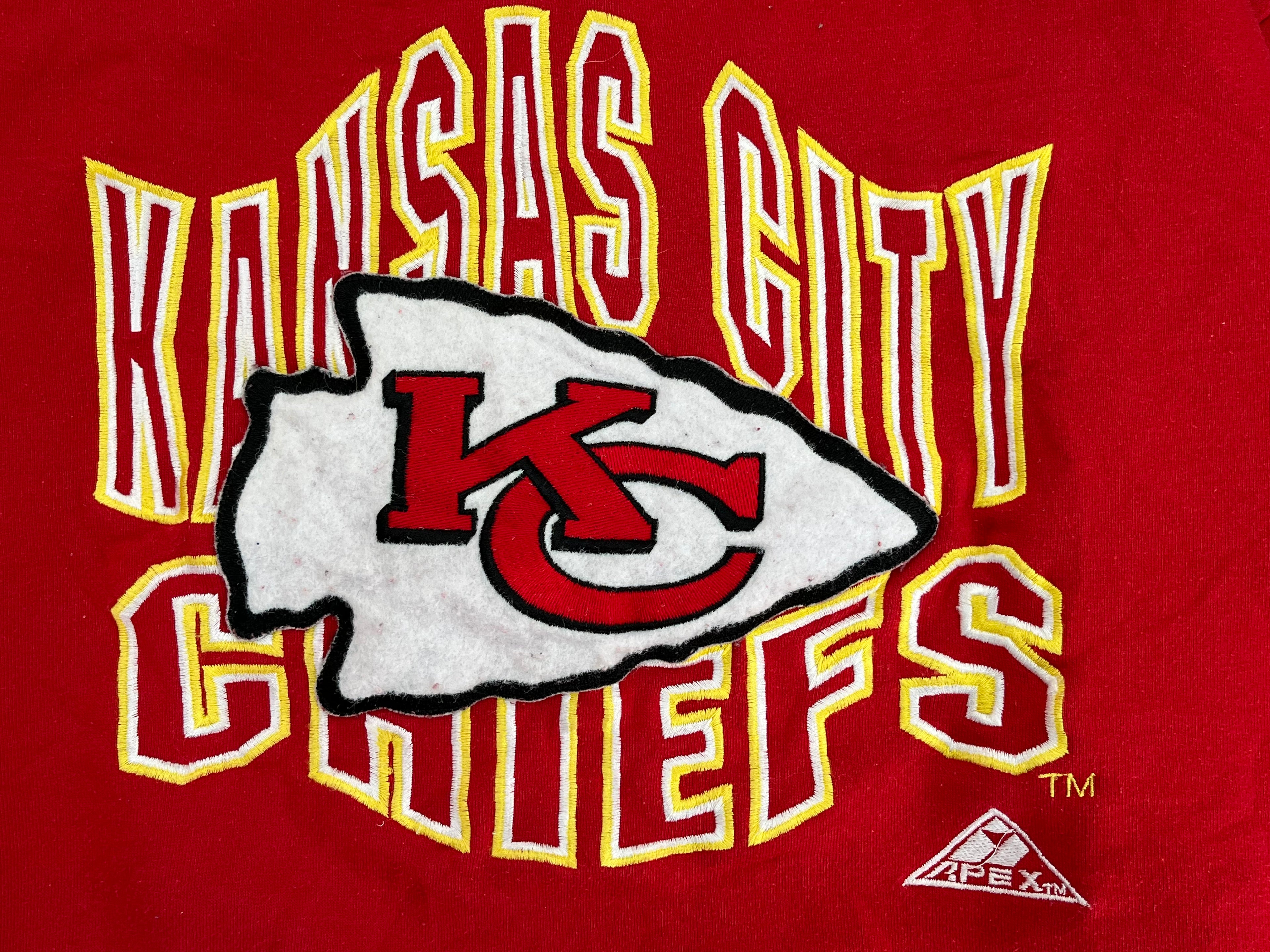 WESTSIDE STOREY VINTAGE | VINTAGE 90S APEX PATCH EMBROIDERED RIBBED COLLAR KC CHIEFS SWEATSHIRT- RED - Westside Storey