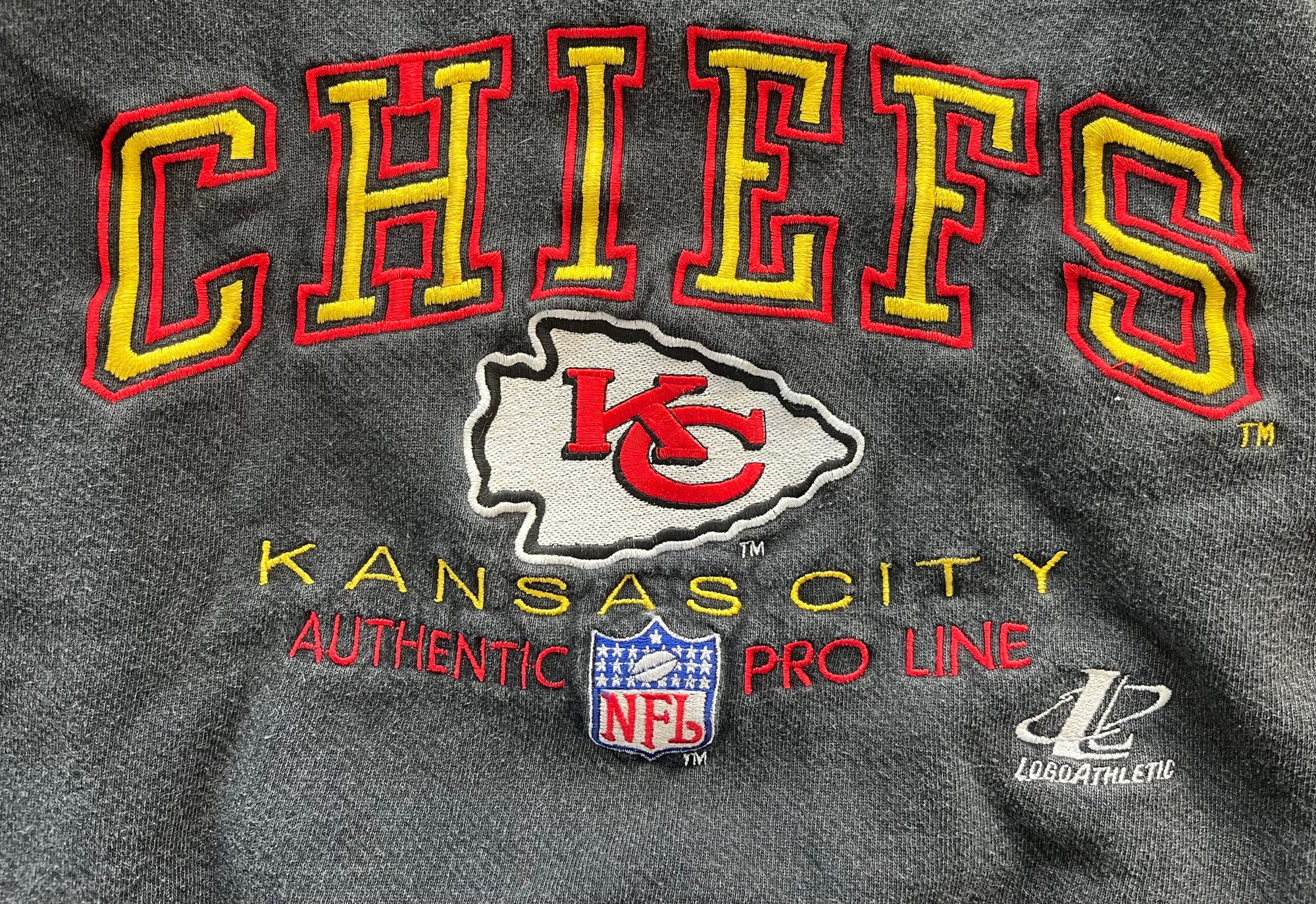 WESTSIDE STOREY VINTAGE | VINTAGE 90S LOGO ATHLETIC KC CHIEFS SWEATSHI -  Westside Storey