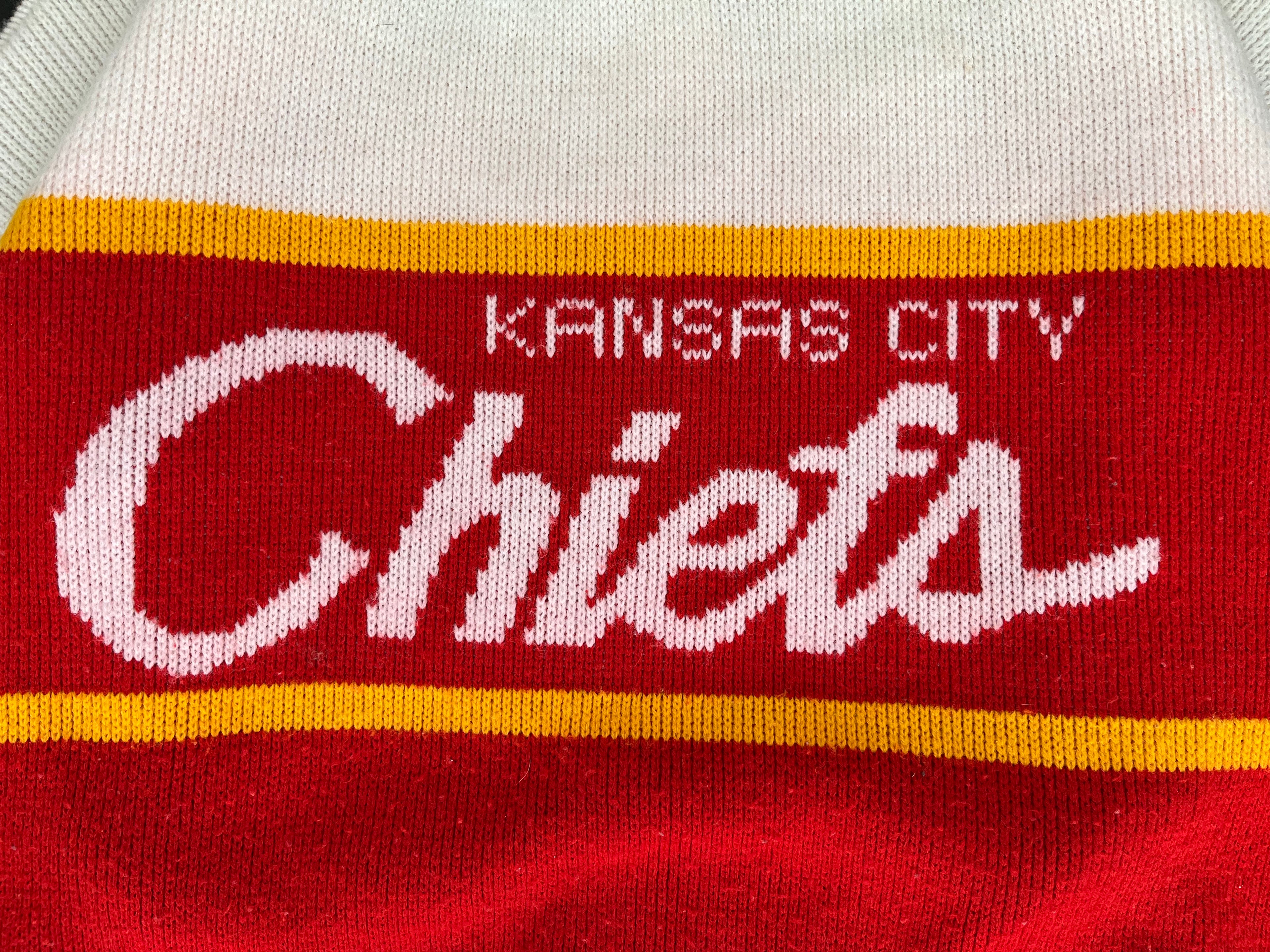 WESTSIDE STOREY VINTAGE | VINTAGE 90S CLIFF ENGLE KC CHIEFS KNIT SWEATER- WHITE/RED - Westside Storey