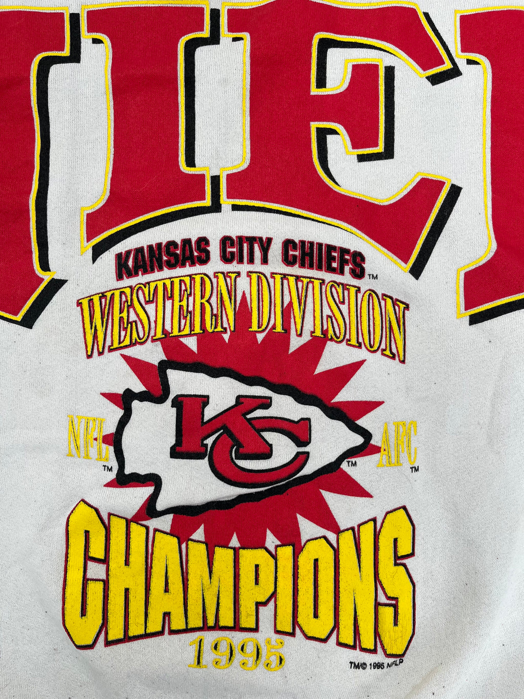 WESTSIDE STOREY VINTAGE | VINTAGE 90S AOP MAGIC KC CHIEFS SWEATSHIRT- WHITE - Westside Storey