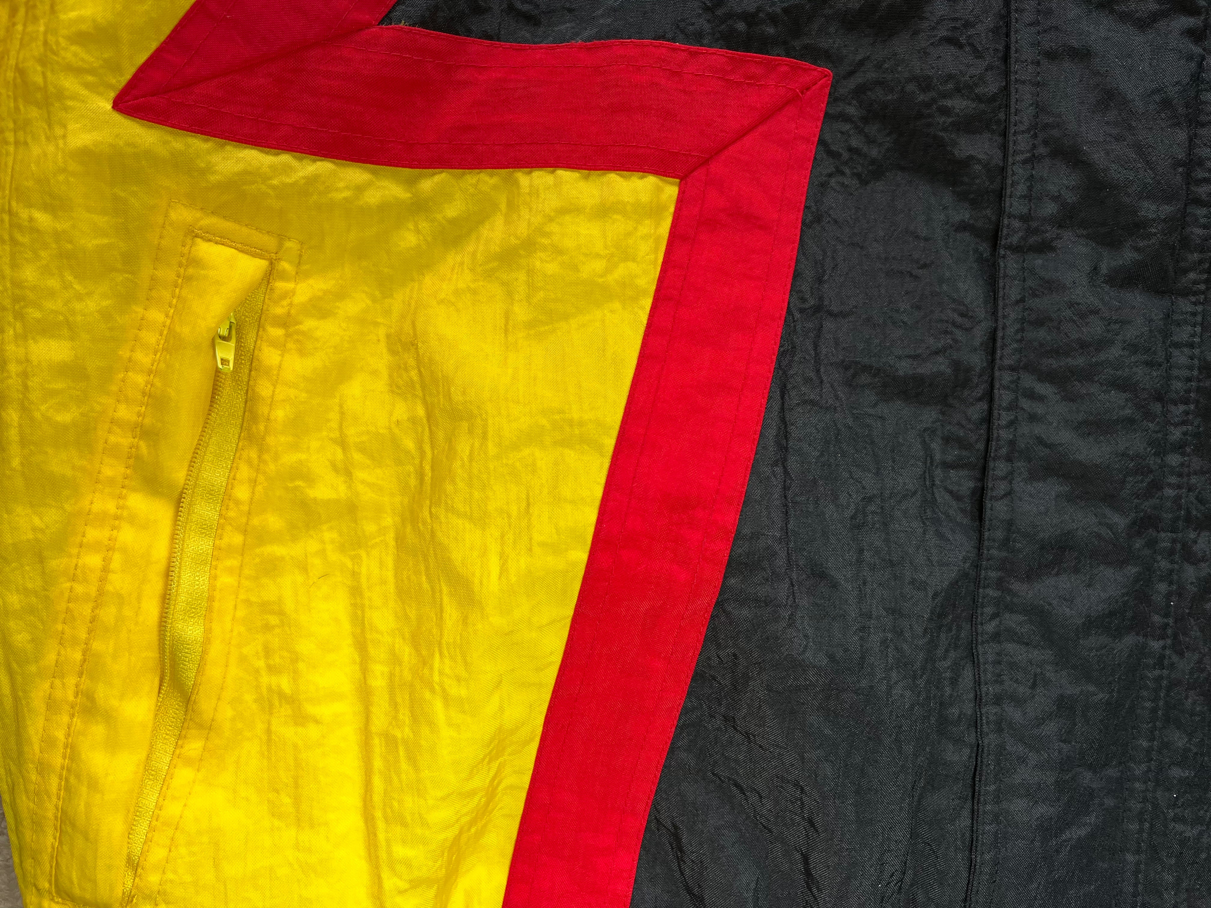 WESTSIDE STOREY VINTAGE | VINTAGE 90S APEX COLLISION KC