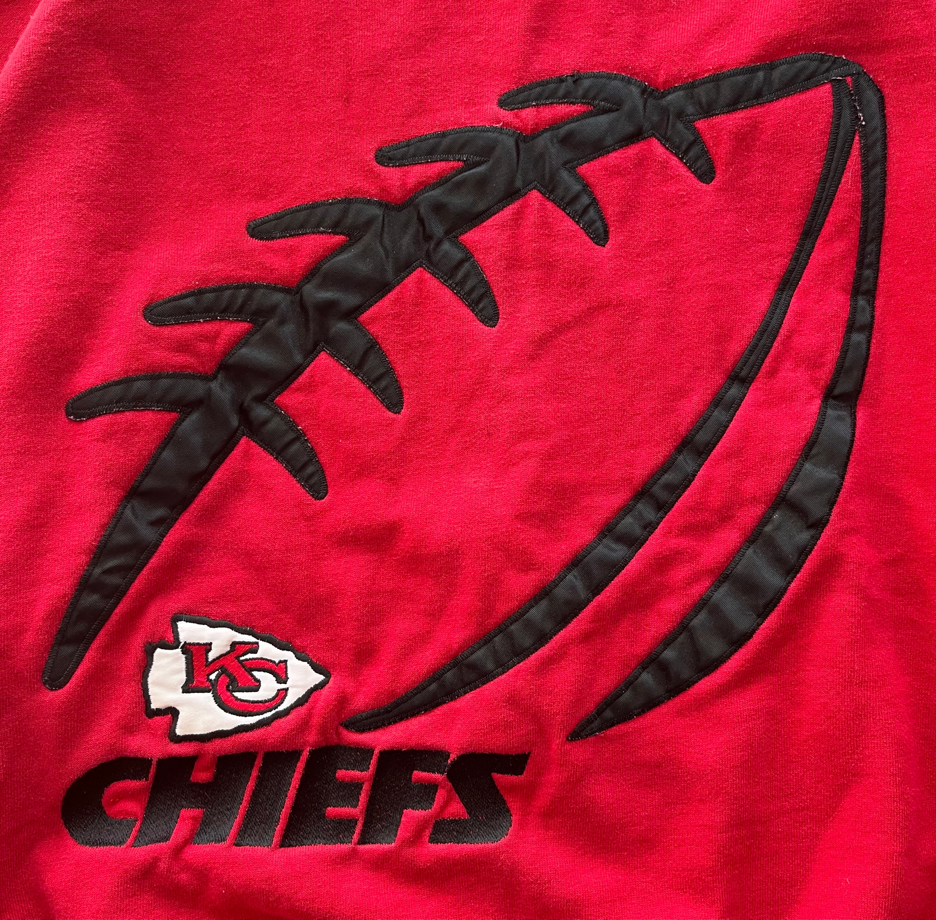 WESTSIDE STOREY VINTAGE | VINTAGE 90S LEGENDS FOOTBALL KC CHIEFS SWEATSHIRT - RED - Westside Storey