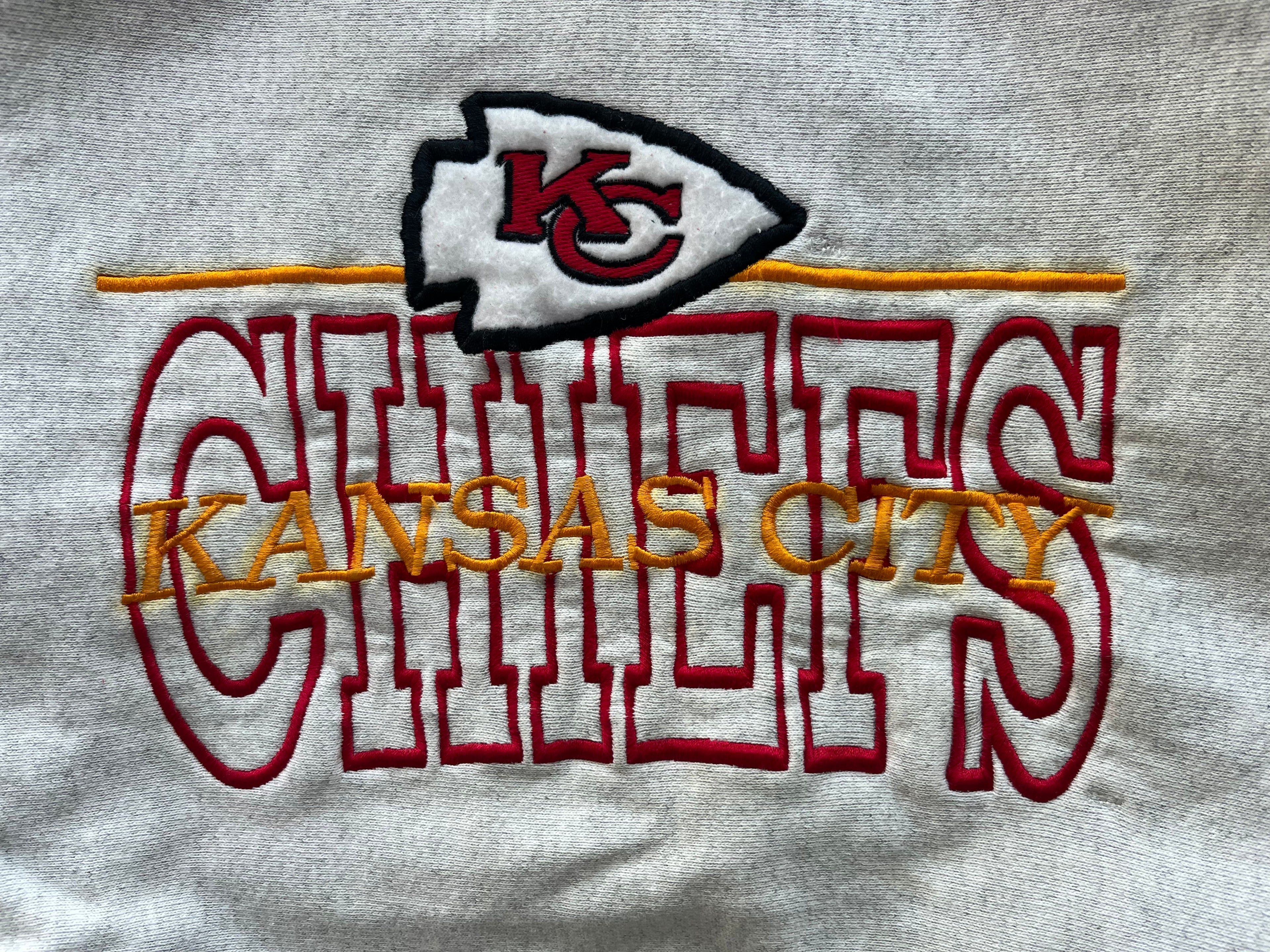 WESTSIDE STOREY VINTAGE | VINTAGE 90S LEGENDS KC CHIEFS SWEATSHIRT - GRAY - Westside Storey