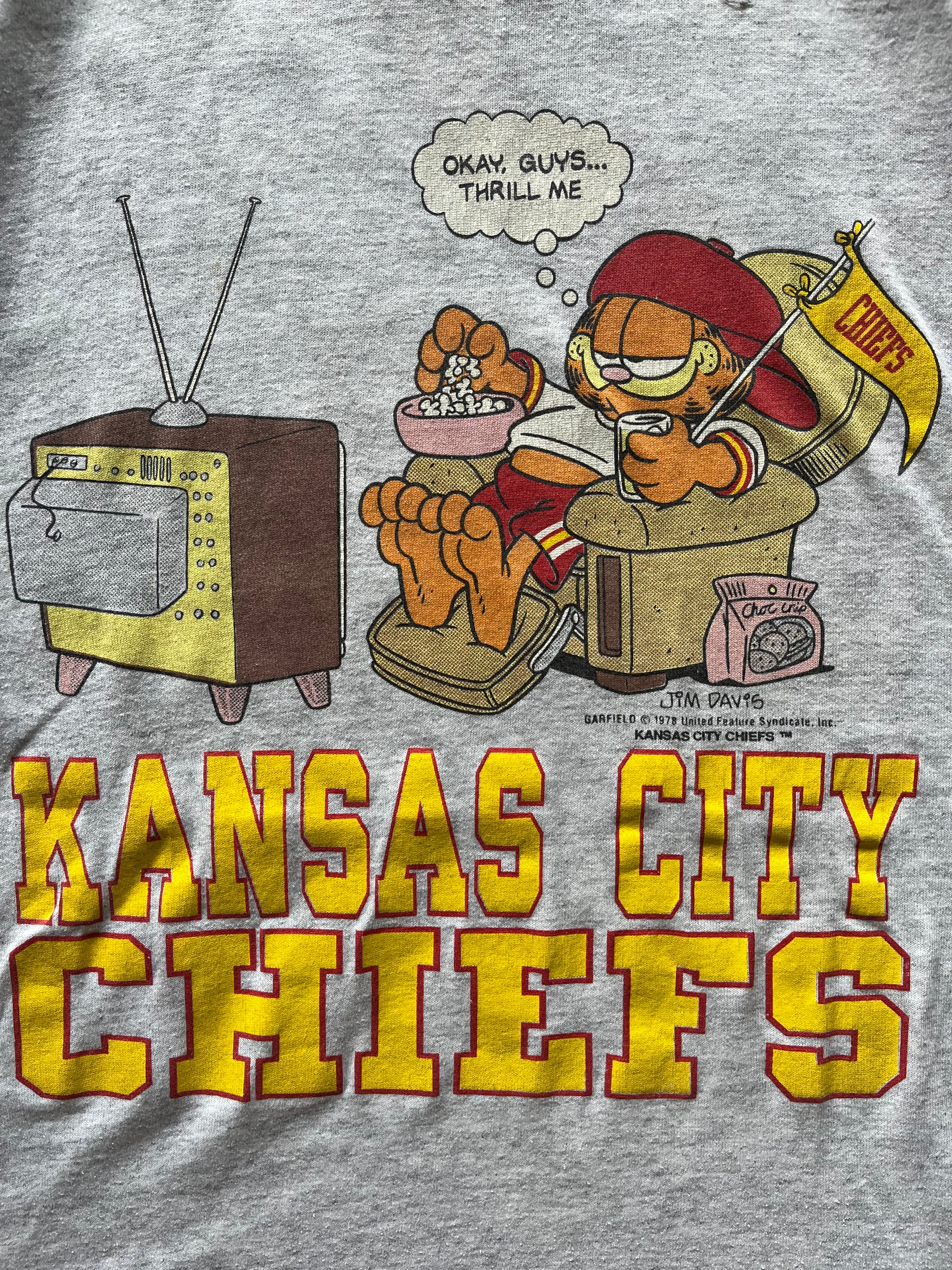 WESTSIDE STOREY VINTAGE | VINTAGE 90S RARE GARFIELD THRILL ME KC CHIEFS T-SHIRT - Westside Storey