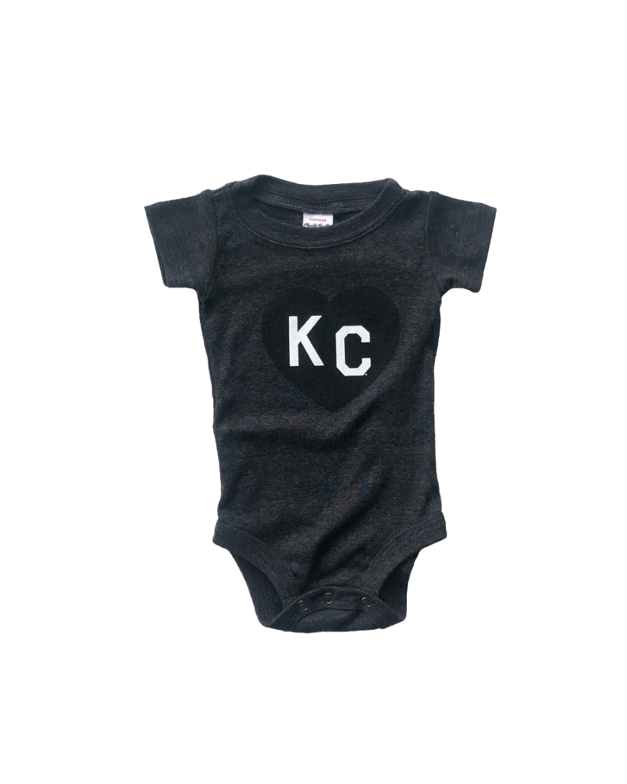 CHARLIE HUSTLE | KIDS KC HEART ONESIE - VINTAGE BLACK - Westside Storey