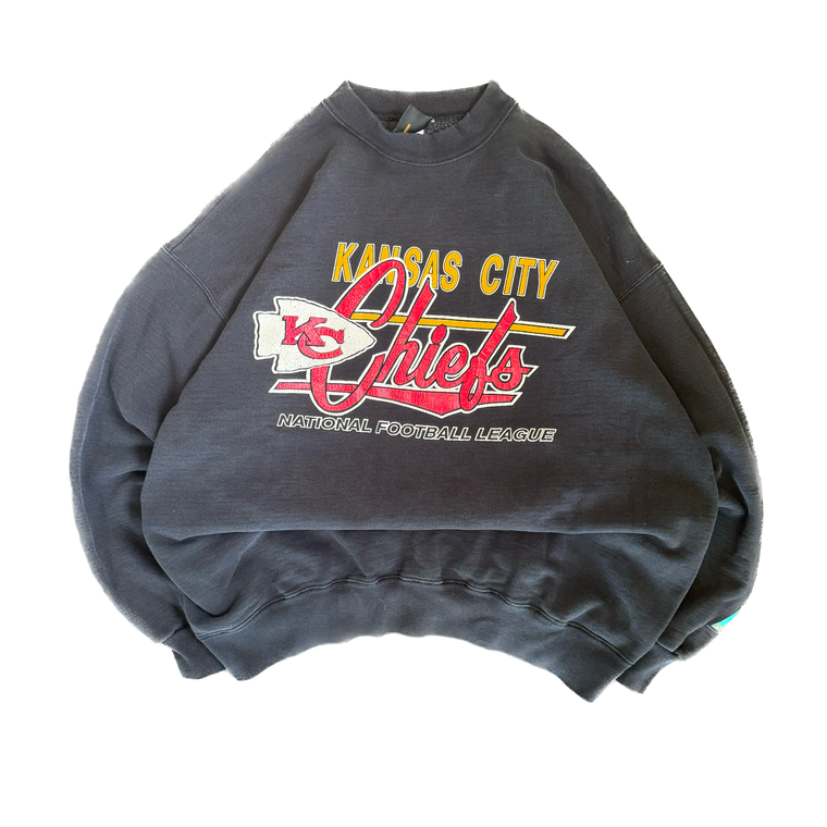 WESTSIDE STOREY VINTAGE | VINTAGE 90'S KC CHIEFS HEAVY LOGO 7 SWEATSHIRT - BLACK