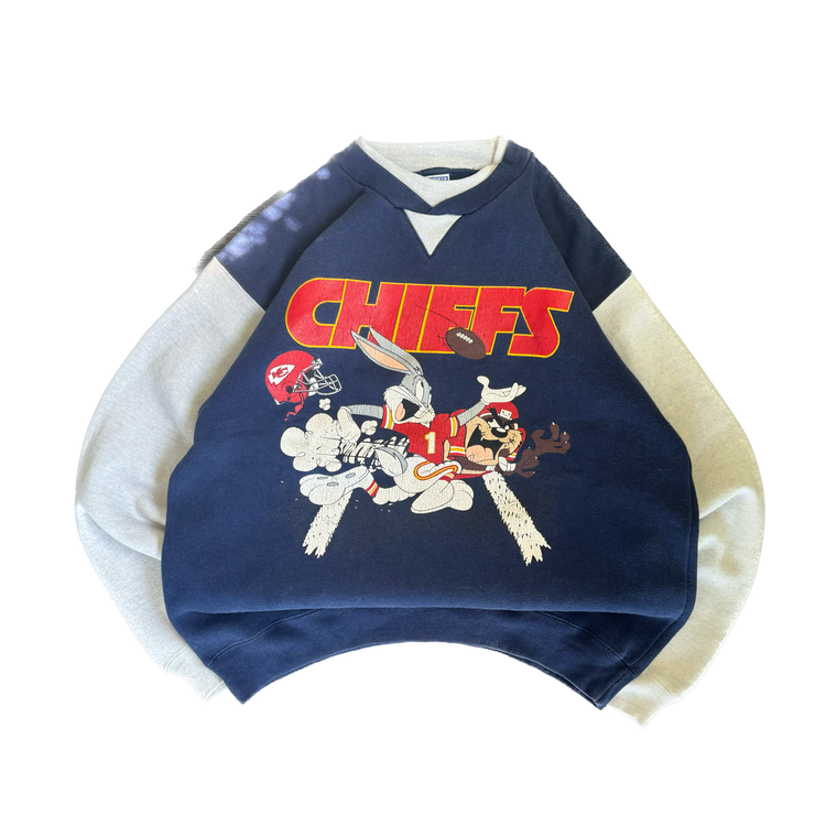 WESTSIDE STOREY VINTAGE | VINTAGE 90'S BUGS BUNNY KC CHIEFS SWEATSHIRT - NAVY