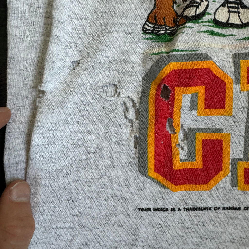 WESTSIDE STOREY VINTAGE | VINTAGE 90'S KC CHIEFS LOONEY TUNES T-SHIRT - GRAY - Westside Storey
