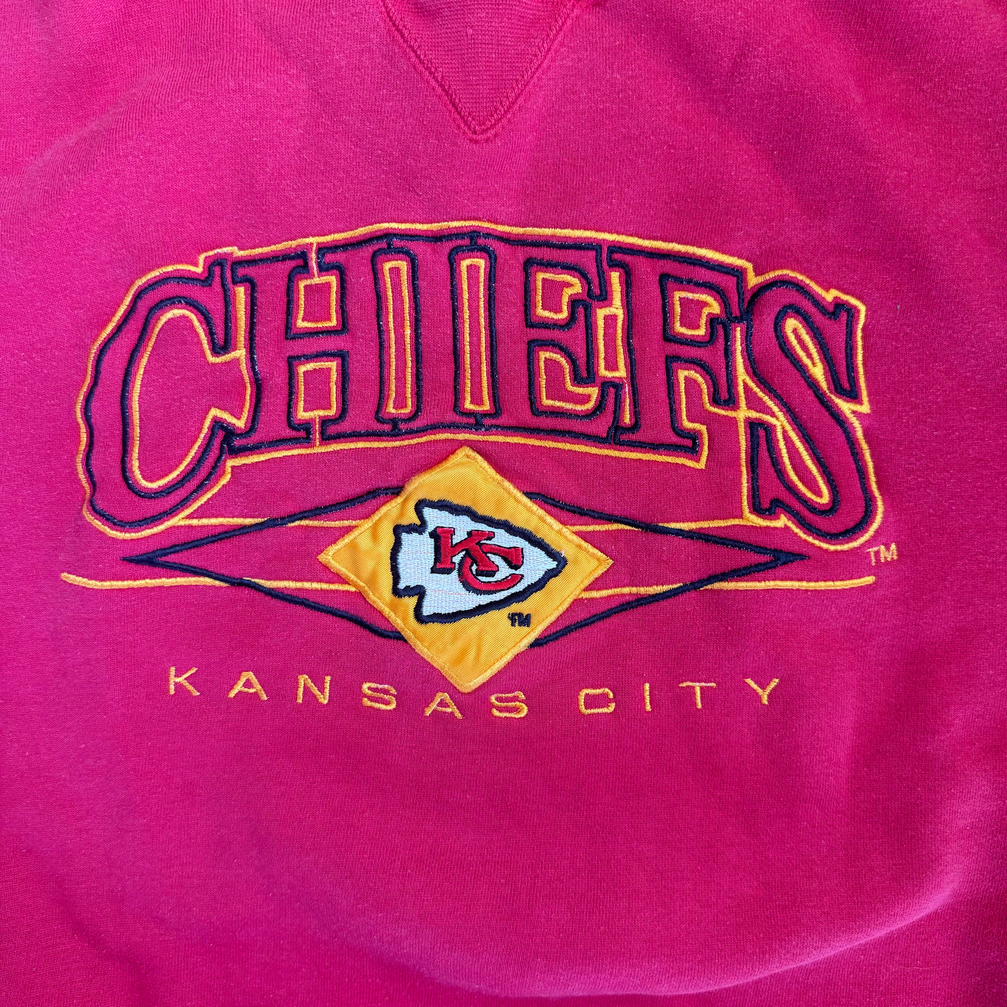 WESTSIDE STOREY VINTAGE | VINTAGE 90'S KC CHIEFS LOGO 7 EMBROIDERED HEAVY SWEATSHIRT - RED - Westside Storey