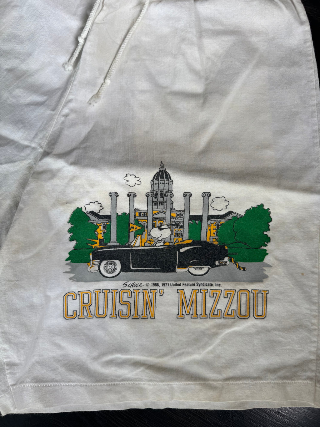 WESTSIDE STOREY VINTAGE | VINTAGE 80'S MIZZOU SNOOPY SHORTS - WHITE Westside Storey