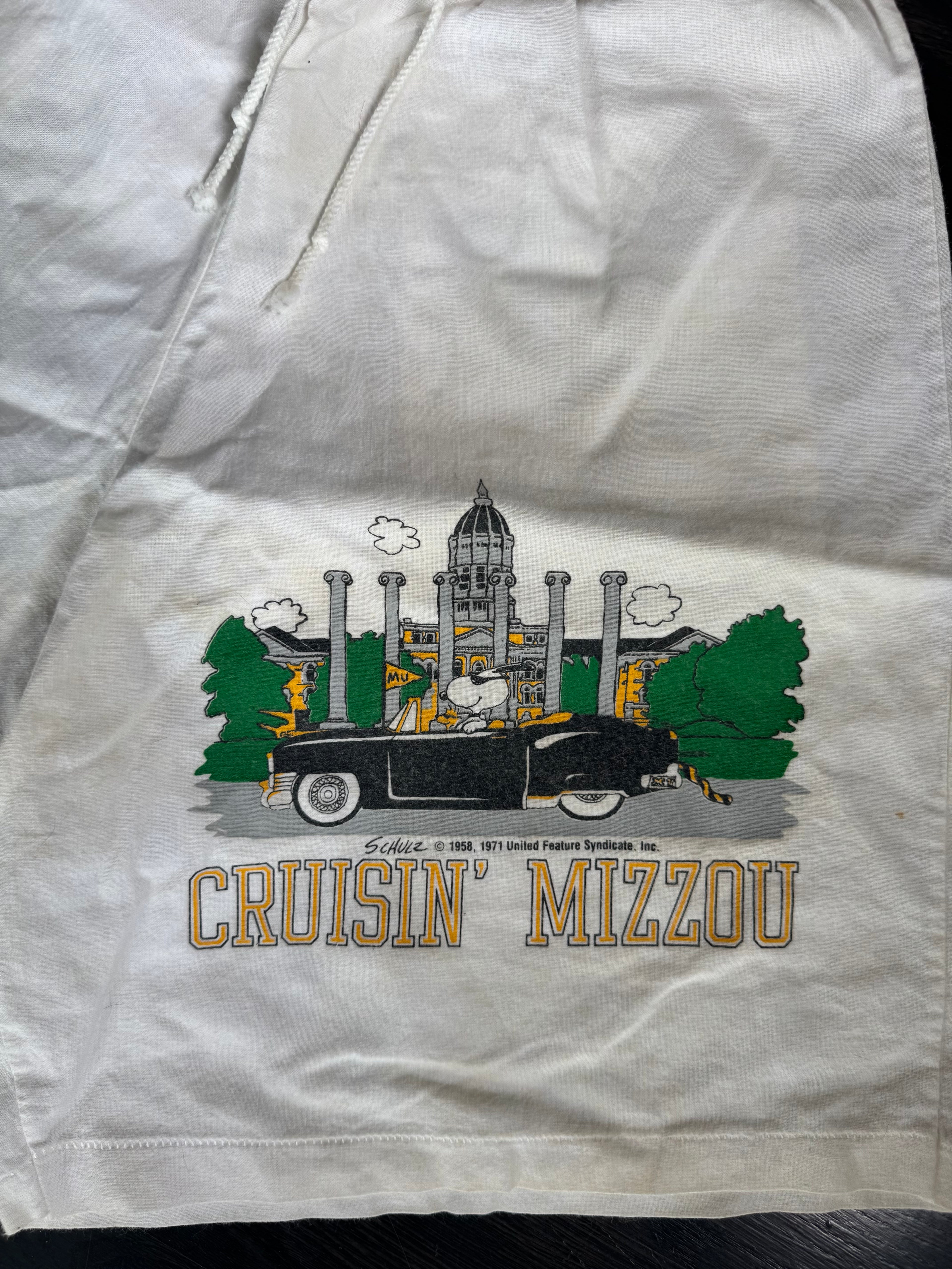 WESTSIDE STOREY VINTAGE | VINTAGE 80'S MIZZOU SNOOPY SHORTS - WHITE Westside Storey