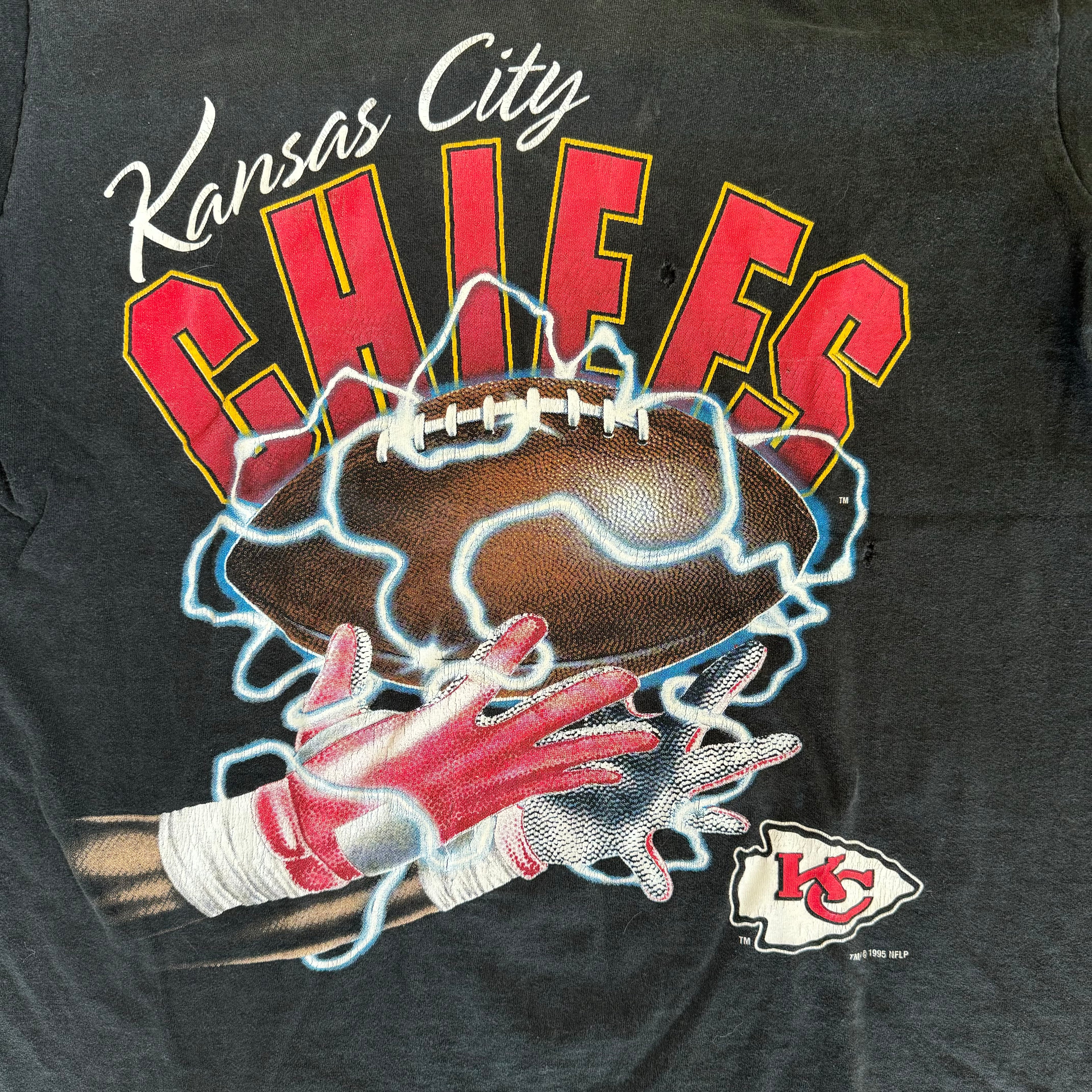 WESTSIDE STOREY VINTAGE | VINTAGE 90'S CHIEFS LIGHTNING T-SHIRT - BLACK - Westside Storey