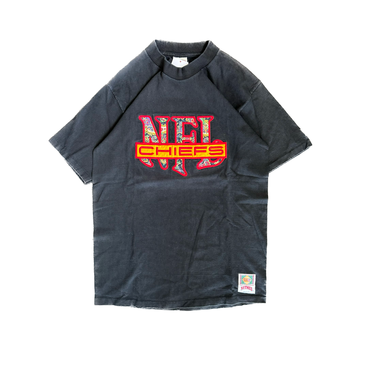 WESTSIDE STOREY VINTAGE | VINTAGE 90'S NFL PAISLEY KC CHIEFS PATCH T-SHIRT - BLACK