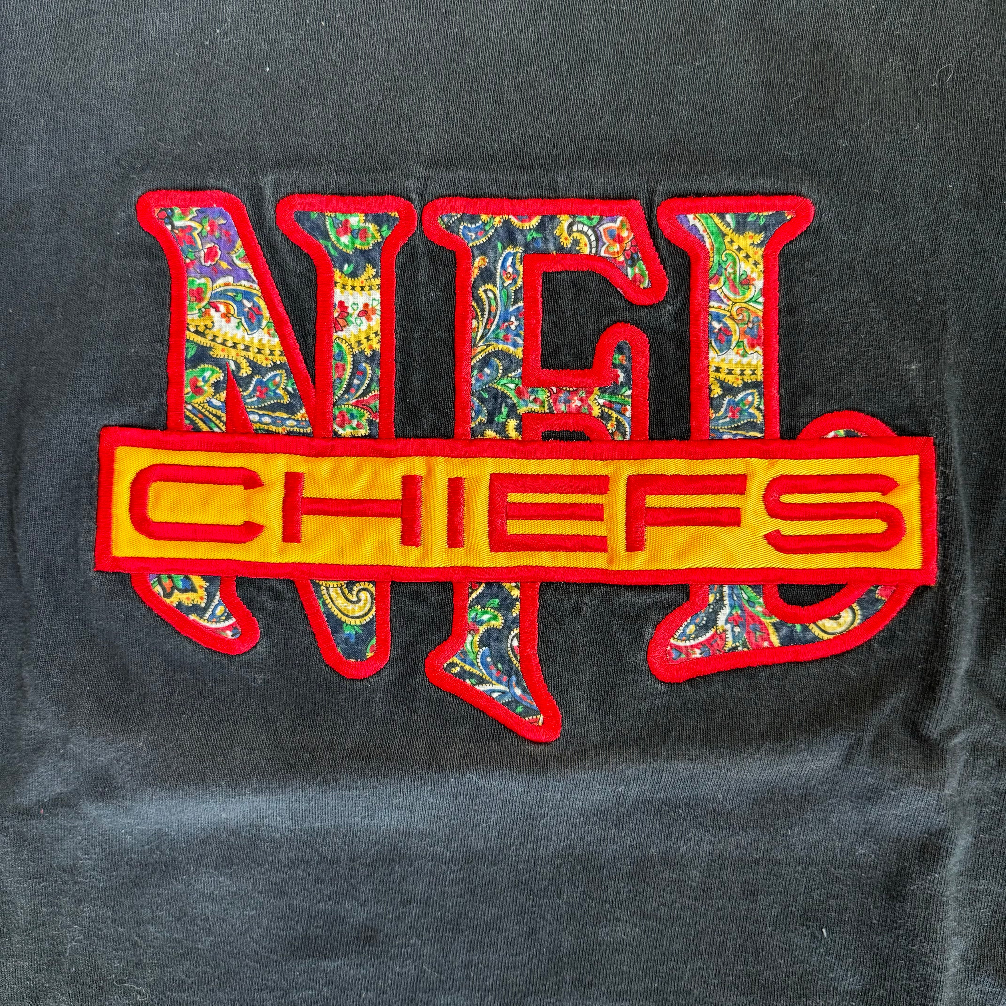 WESTSIDE STOREY VINTAGE | VINTAGE 90'S NFL PAISLEY KC CHIEFS PATCH T-SHIRT - BLACK - Westside Storey