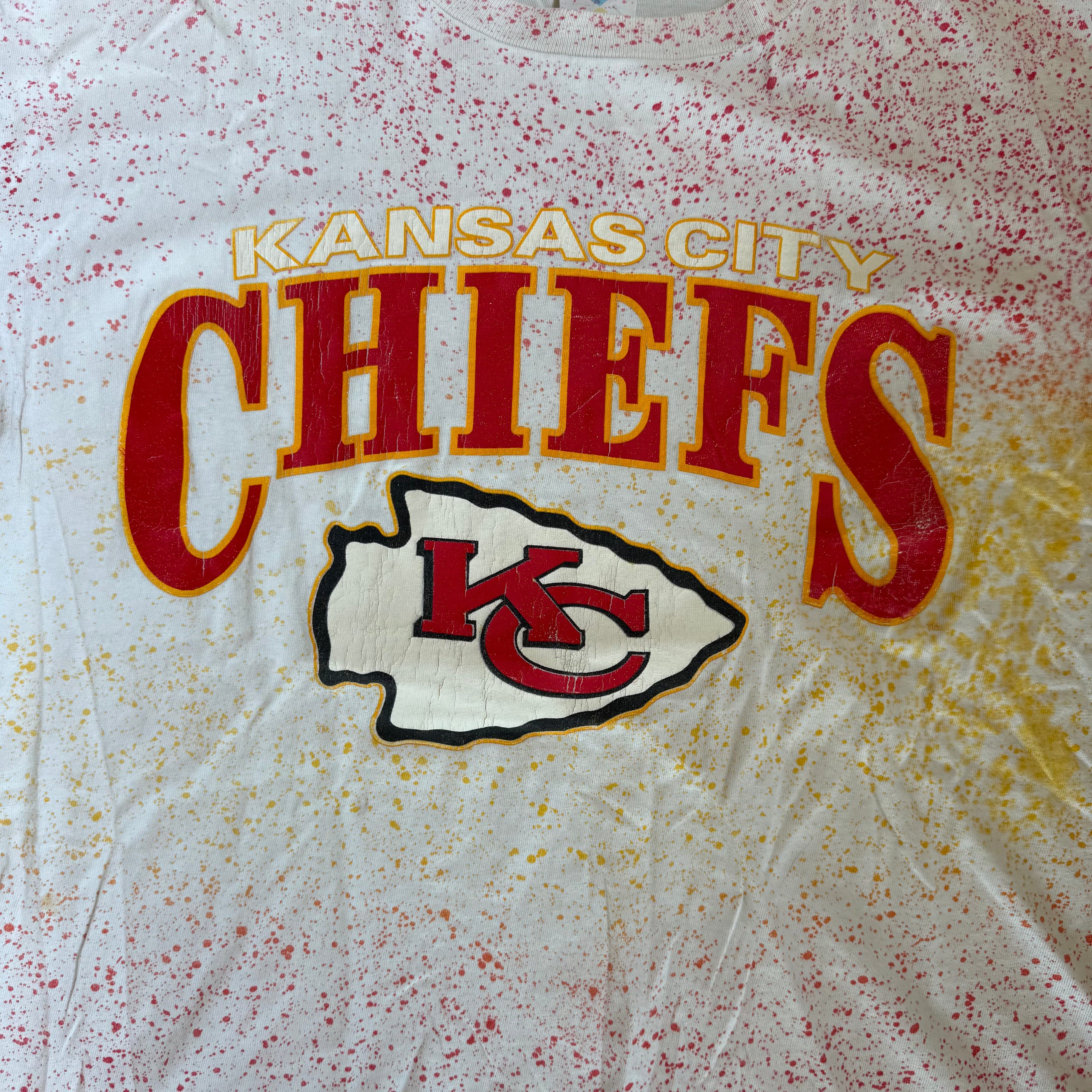 WESTSIDE STOREY VINTAGE | VINTAGE 90'S KC CHIEFS SPLATTER T-SHIRT - WHITE Westside Storey