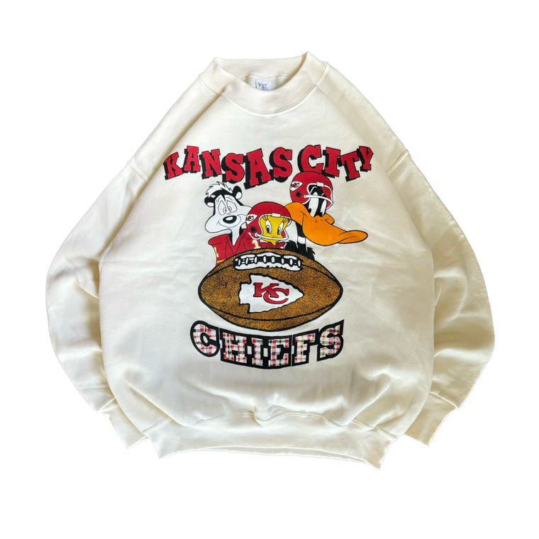 WESTSIDE STOREY VINTAGE | VINTAGE 90'S KC CHIEFS CLEAN LOONEY TUNES SWEATSHIRT - WHITE