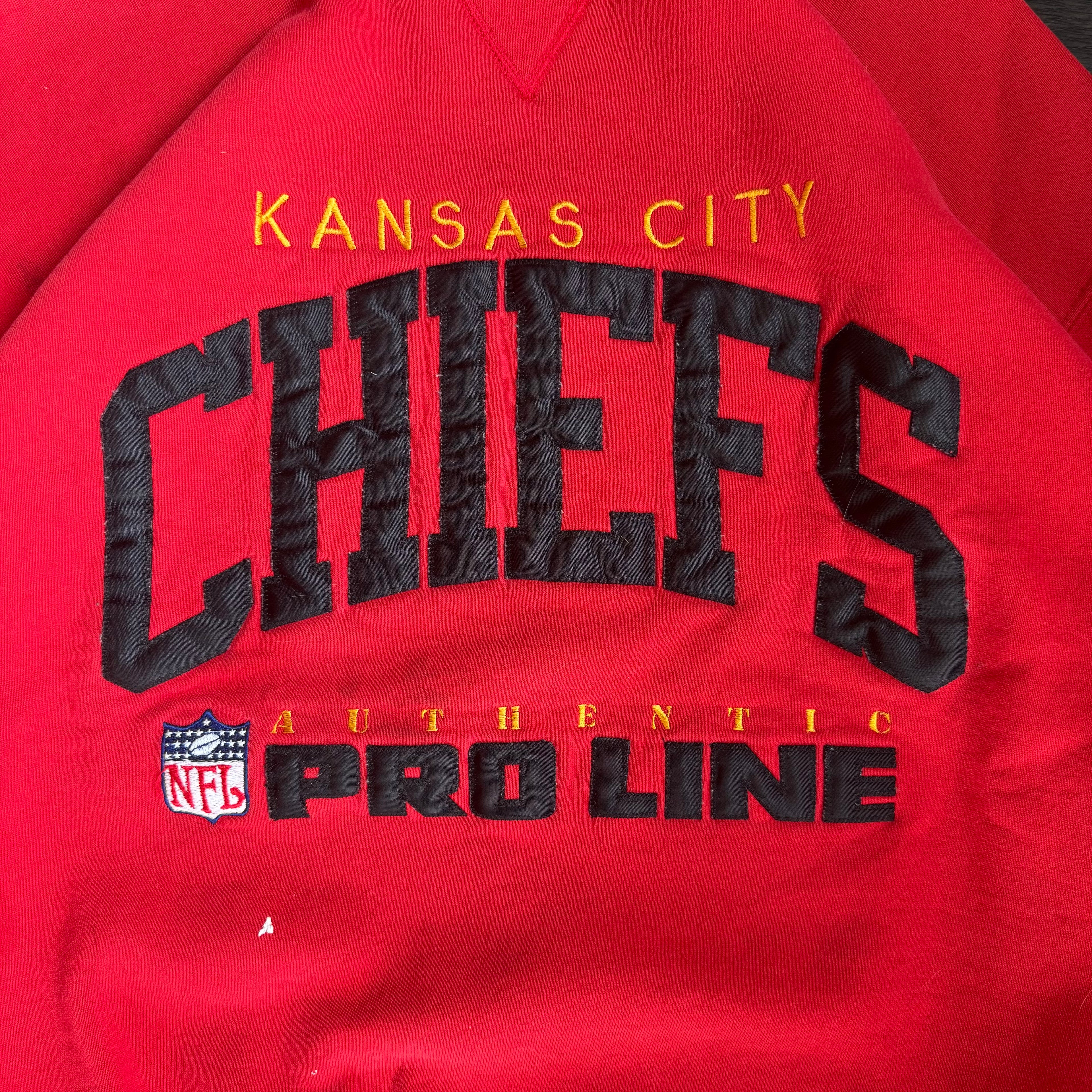 WESTSIDE STOREY VINTAGE | VINTAGE 90'S KC CHIEFS RUSSELL STITCHED SWEATSHIRT - XL Westside Storey