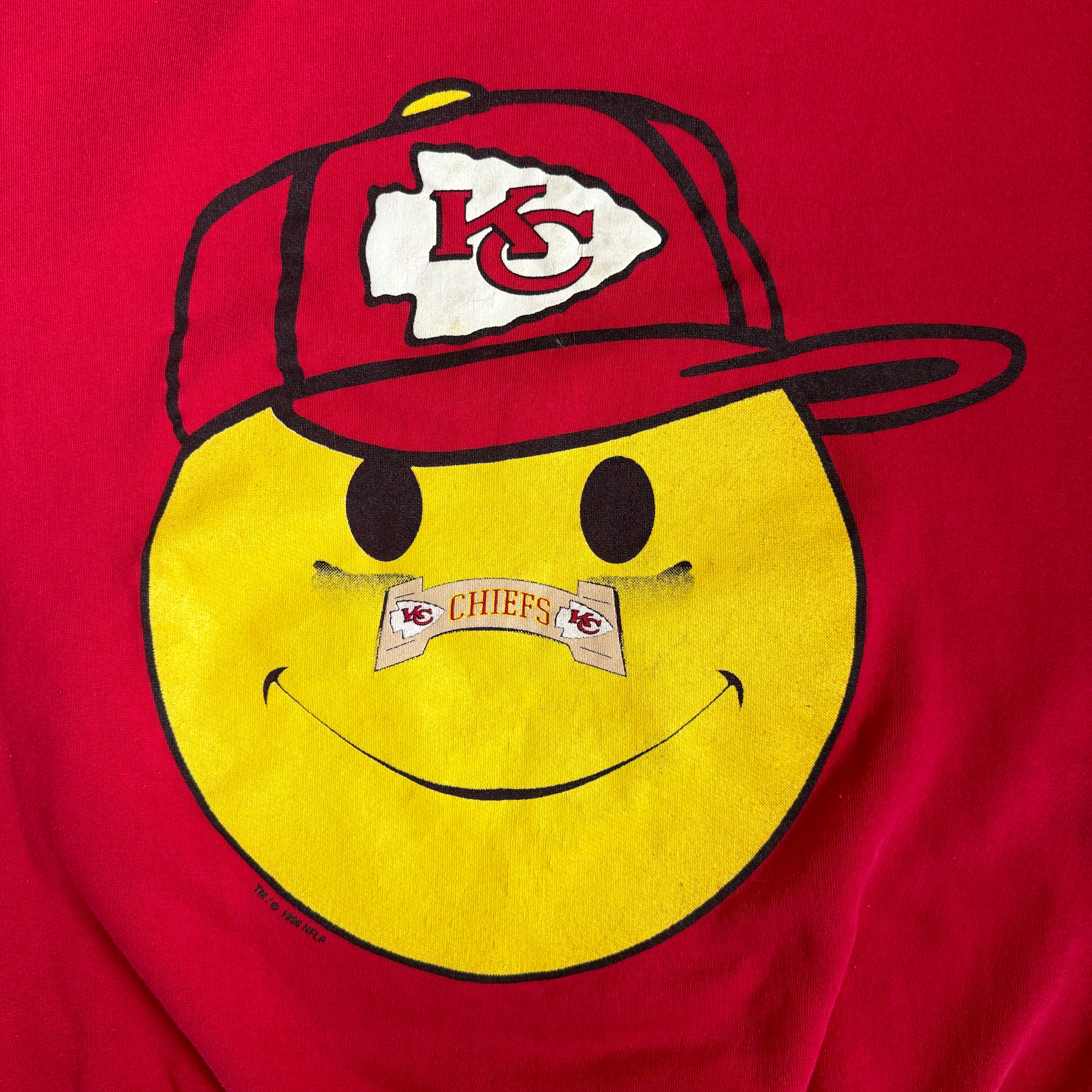 WESTSIDE STOREY VINTAGE | VINTAGE 90'S KC CHIEFS SMILEY SWEATSHIRT - RED - Westside Storey
