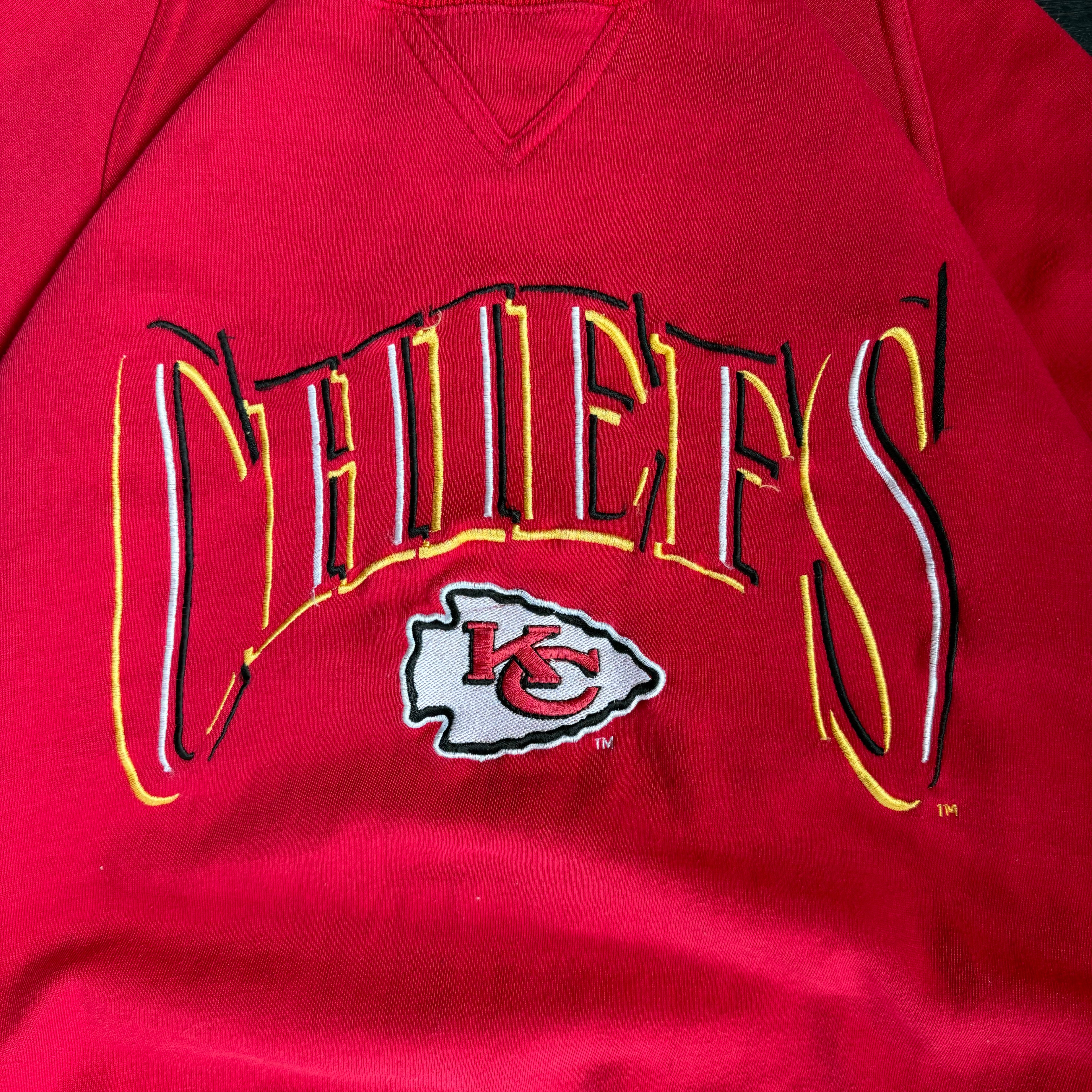 WESTSIDE STOREY VINTAGE | VINTAGE 90'S KC CHIEFS LOGO 7 EMBROIDERED SWEATSHIRT - RED - Westside Storey