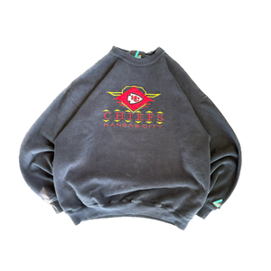 WESTSIDE STOREY VINTAGE | VINTAGE 90'S KC CHIEFS LOGOATHLETIC HEAVY EMBROIDERED SWEATSHIRT *SMALL SPOTS- BLACK - Westside Storey
