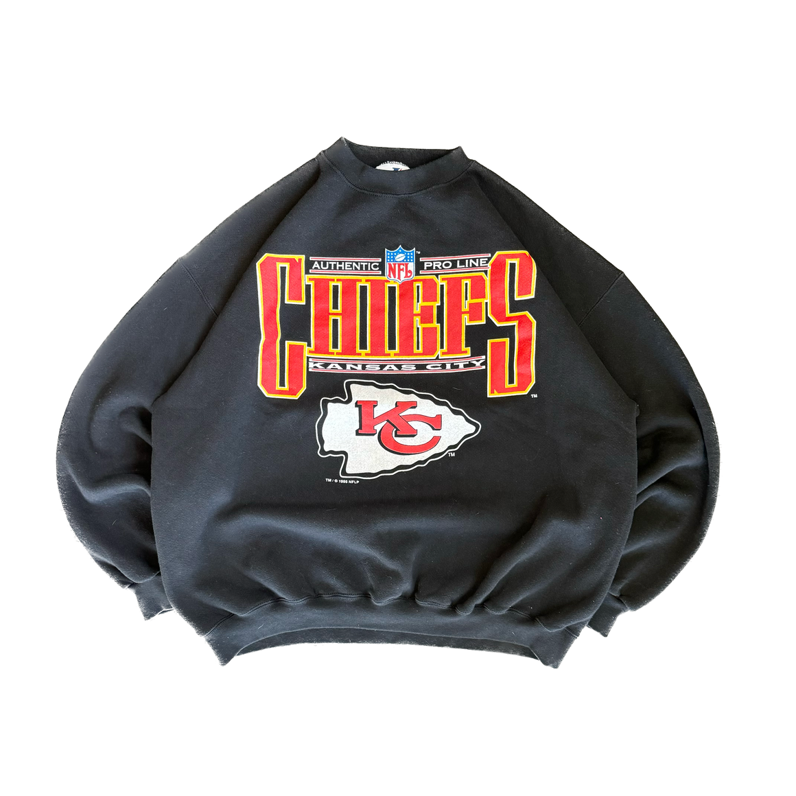 WESTSIDE STOREY VINTAGE | VINTAGE 90'S KC CHIEFS LOGOATHLETIC HEAVY CLEAN SWEATSHIRT - BLACK