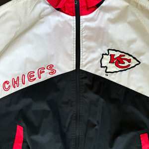 WESTSIDE STOREY VINTAGE | VINTAGE 90'S KC CHIEFS PRO PLAYER SPELLOUT WINDBREAKER - WHITE - Westside Storey
