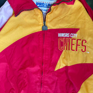 WESTSIDE STOREY VINTAGE | VINTAGE 90'S KC CHIEFS LOGO ATHLETIC SHARKTOOTH JACKET - RED - Westside Storey