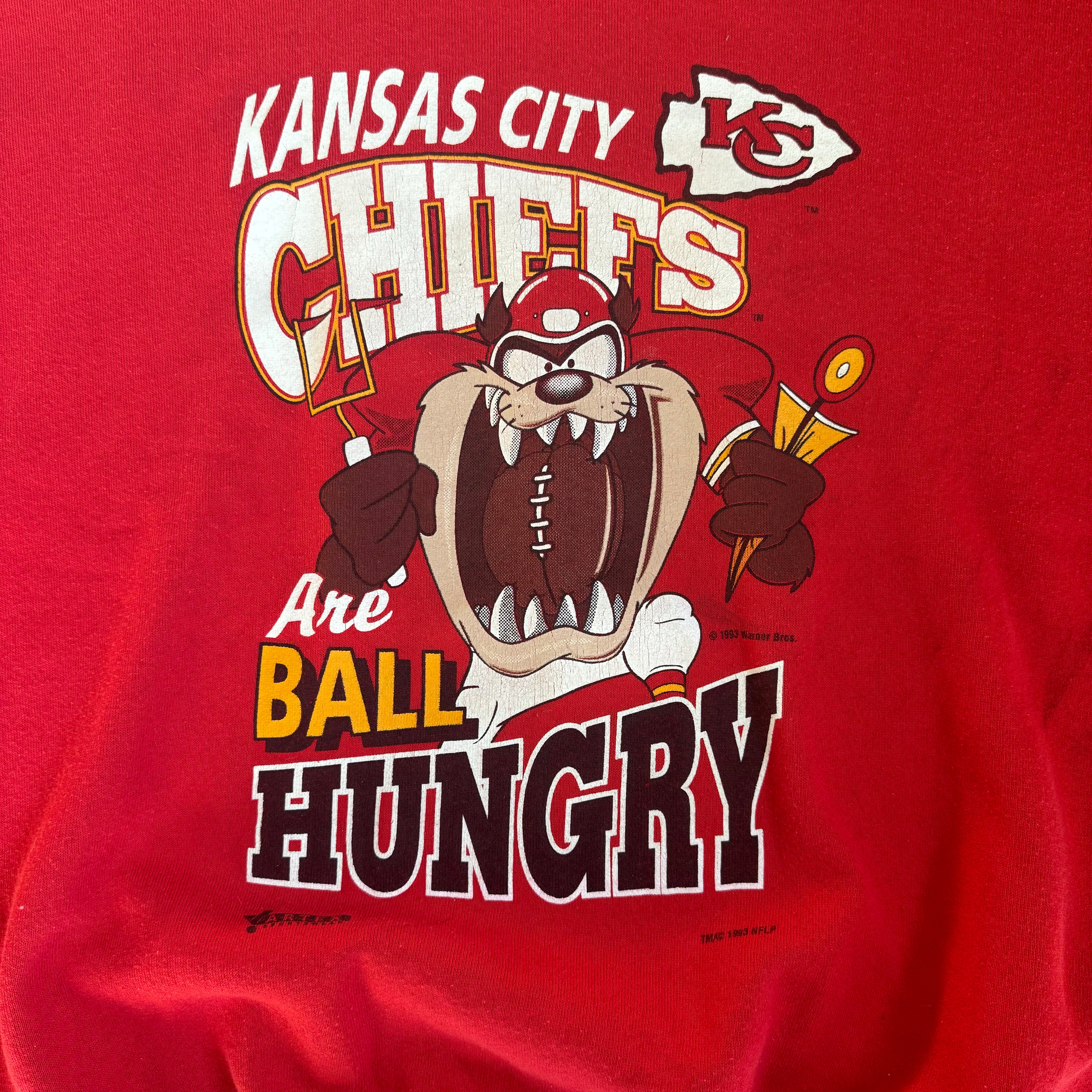 WESTSIDE STOREY VINTAGE | VINTAGE90'S KC CHIEFS TAZ HUNGRY SWEATSHIRT - RED - Westside Storey