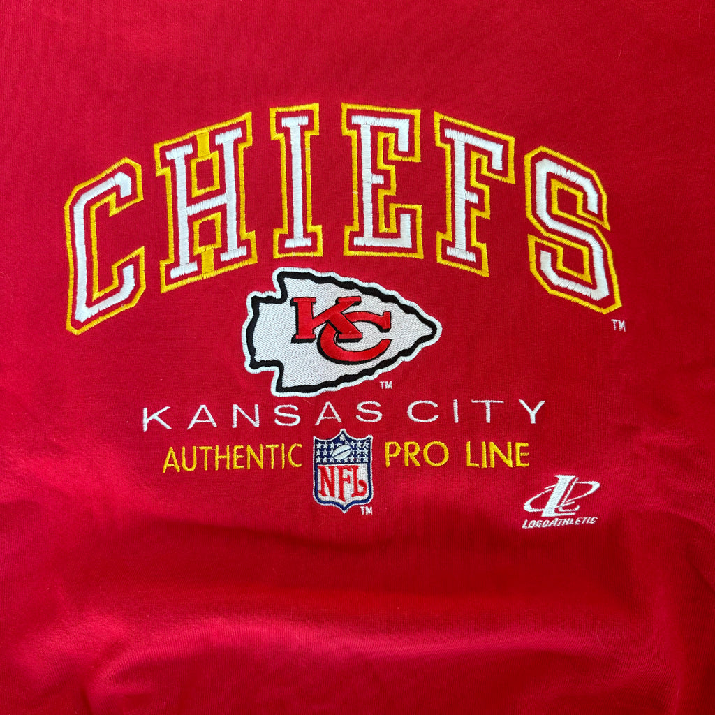 WESTSIDE STOREY VINTAGE | VINTAGE 90'S KC CHIEFS LOGO ATHLETIC EMBROIDERED SWEATSHIRT - RED - Westside Storey