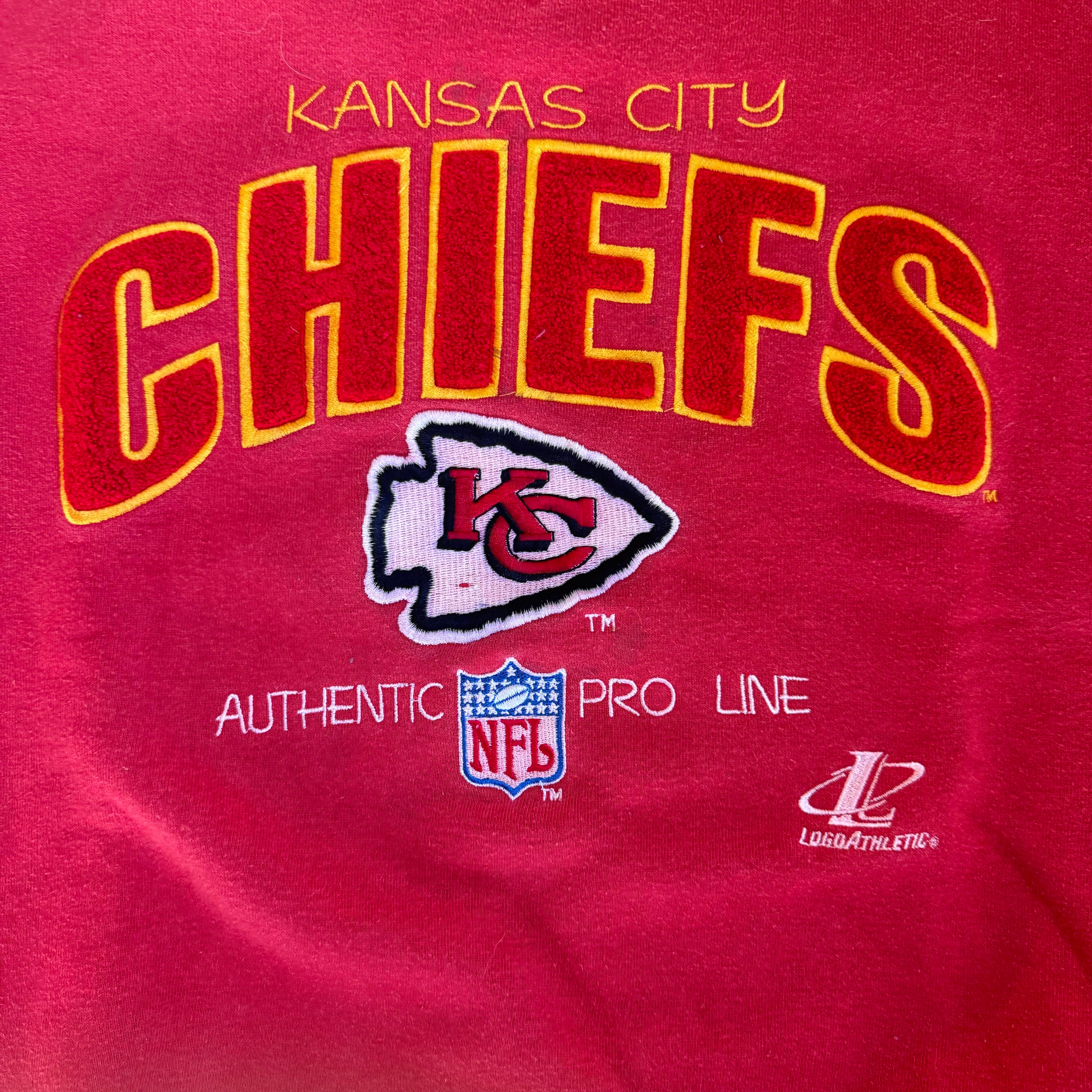 WESTSIDE STOREY VINTAGE | VINTAGE 90'S KC CHIEFS PROLINE PATCH SWEATSHIRT - RED - Westside Storey
