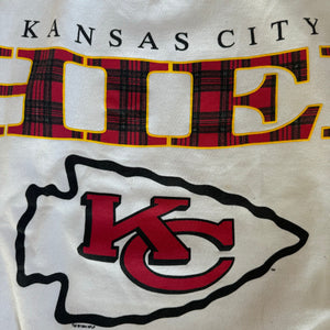 WESTSIDE STOREY VINTAGE | VINTAGE 90'S KC CHIEFS CLIFF ENGLE SPELLOUT SWEATSHIRT - WHITE - Westside Storey