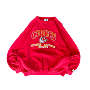 WESTSIDE STOREY VINTAGE | VINTAGE 90'S KC CHIEFS LOGO 7 OVERSIZED THICK SWEATSHIRT - RED - Westside Storey