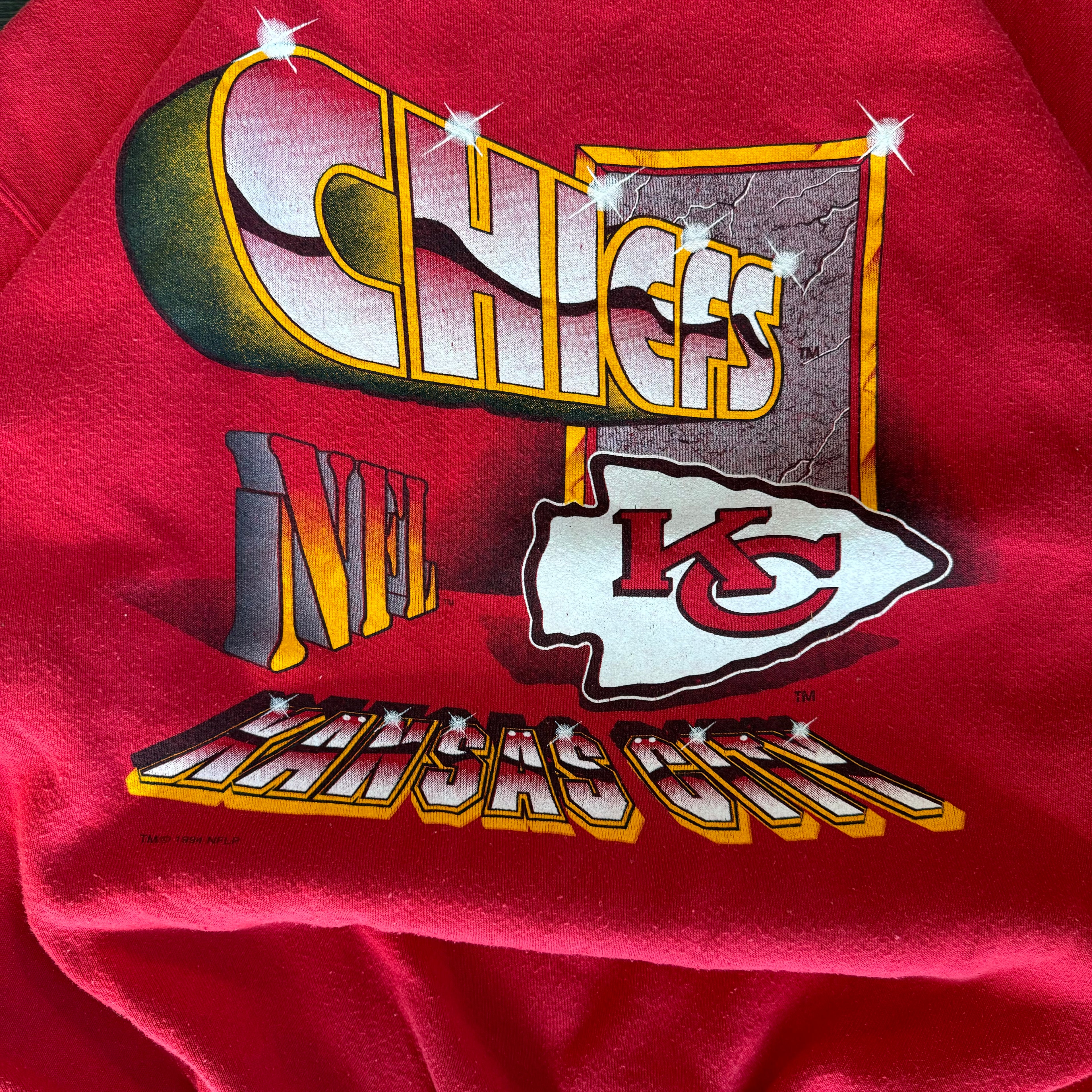 WESTSIDE STOREY VINTAGE | VINTAGE 90'S KC CHIEFS SPARKLE FONT SWEATSHIRT - RED - Westside Storey