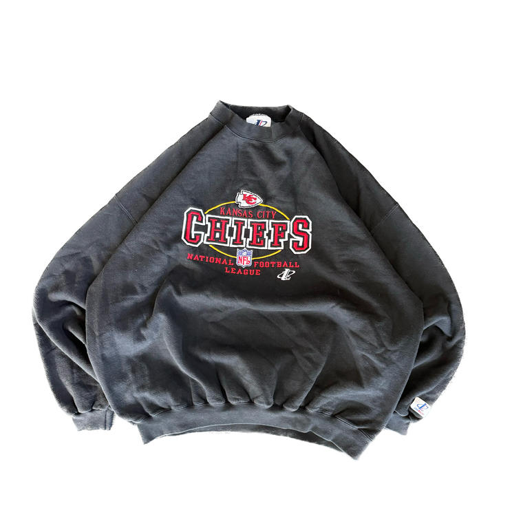 WESTSIDE STOREY VINTAGE | VINTAGE 90'S KC CHIEFS LOGO ATHLETIC EMBROIDERED SWEATSHIRT - BLACK