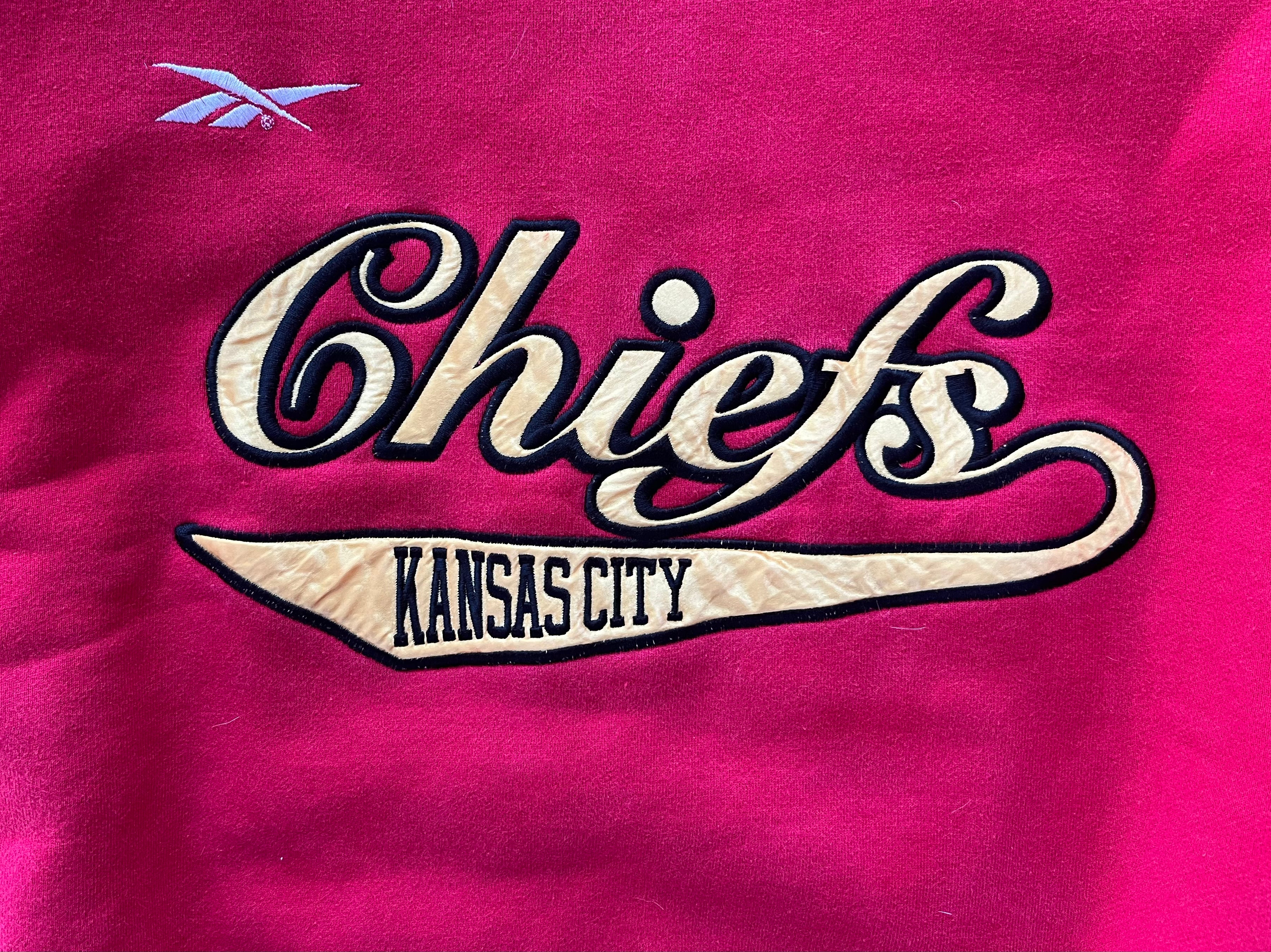 WESTSIDE STOREY VINTAGE | VINTAGE 90S PROLINE STITCHED KC CHIEFS SWEATSHIRT - RED - Westside Storey