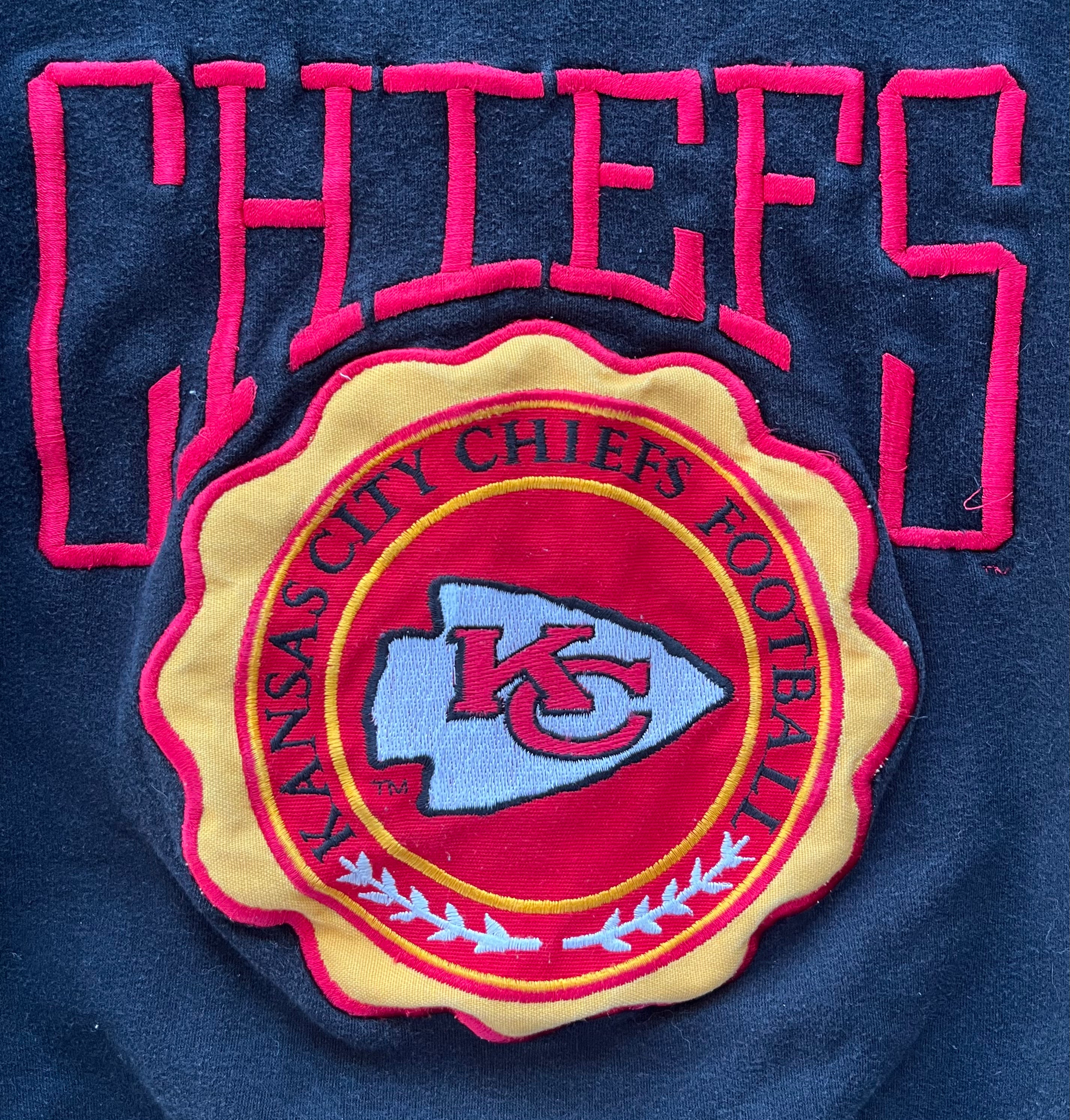 WESTSIDE STOREY VINTAGE | VINTAGE 90S LEGENDS KC CHIEFS SWEATSHIRT - BLACK - Westside Storey