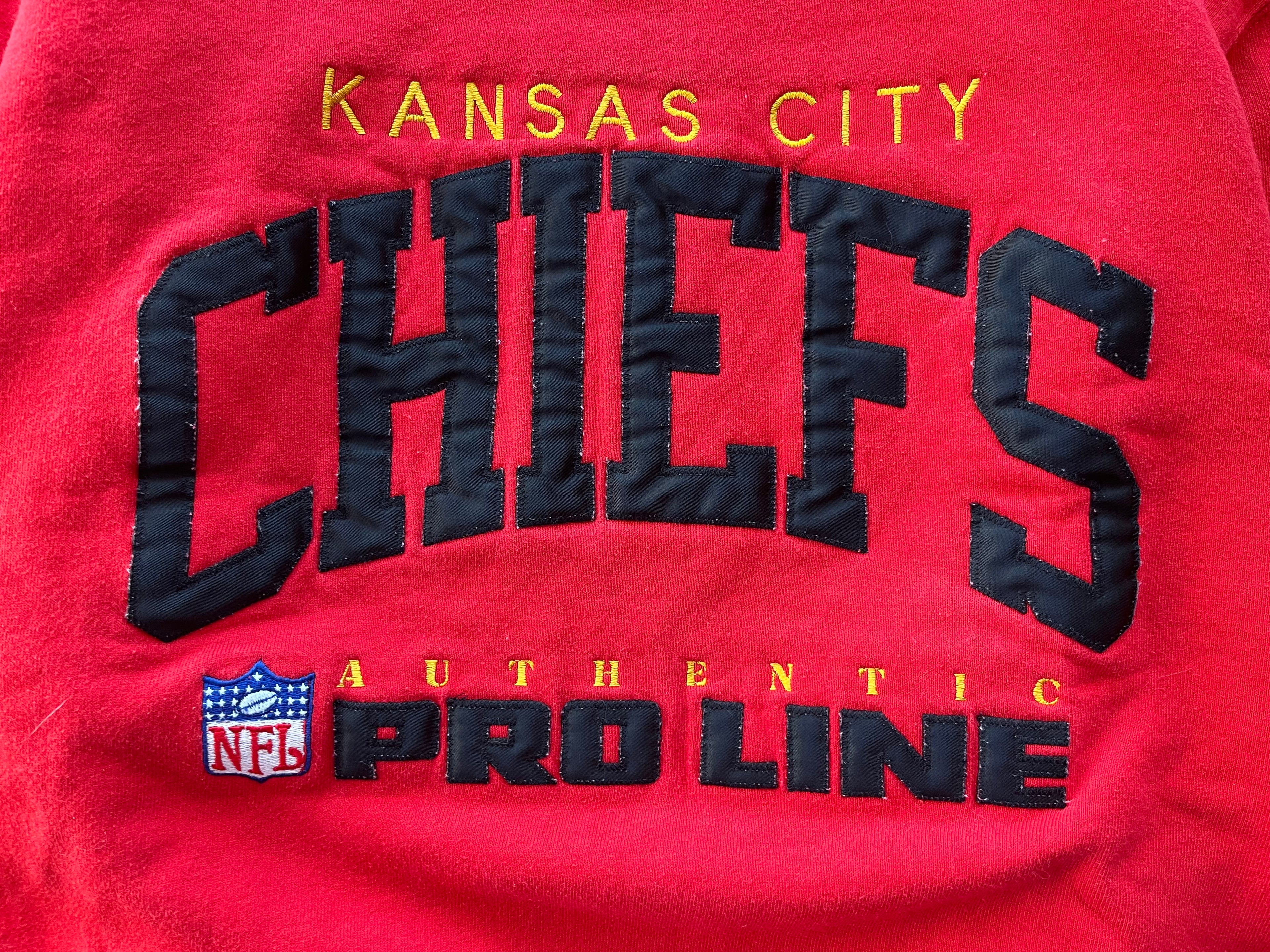 WESTSIDE STOREY VINTAGE | VINTAGE 90S RUSSELL STITCHED KC CHIEFS SWEATSHIRT - RED - Westside Storey