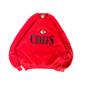 WESTSIDE STOREY VINTAGE | VINTAGE 90'S KC CHIEFS CHALK LINE STITCHED SWEATSHIRT - RED - Westside Storey