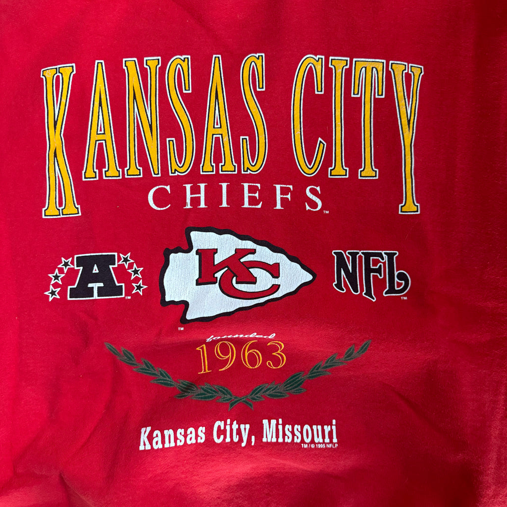 WESTSIDE STOREY VINTAGE | VINTAGE 90'S KC CHIEFS HEAVY GALT SAND SWEATSHIRT - RED - Westside Storey